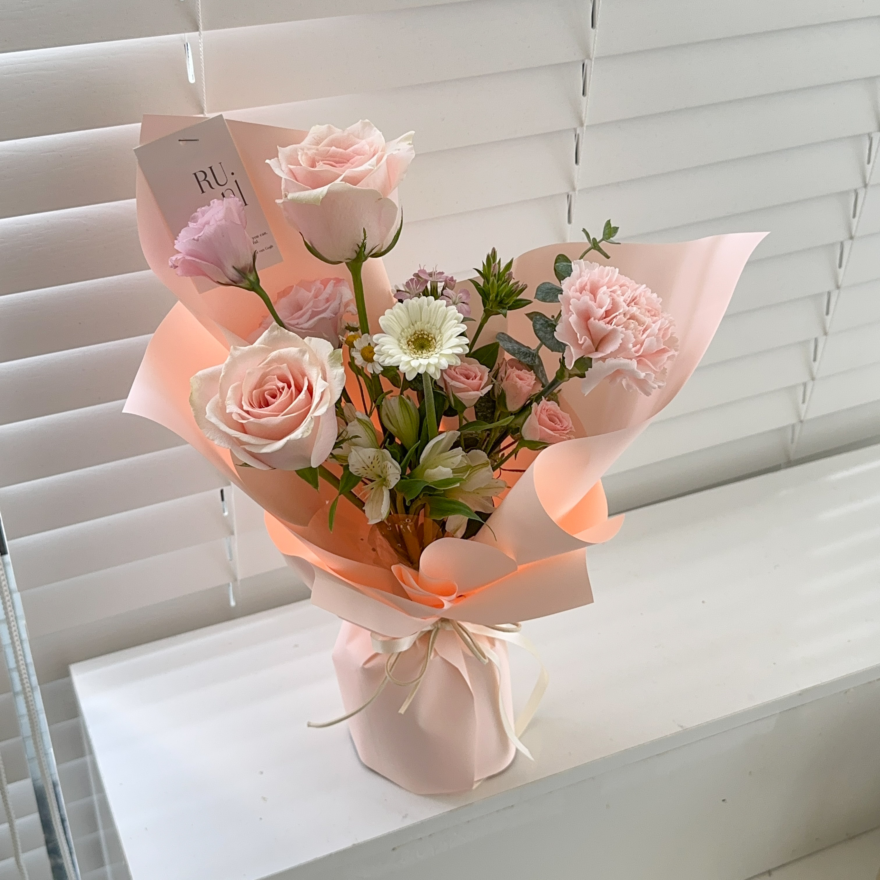 精靈之舞-進口玫瑰綜合鮮花花束