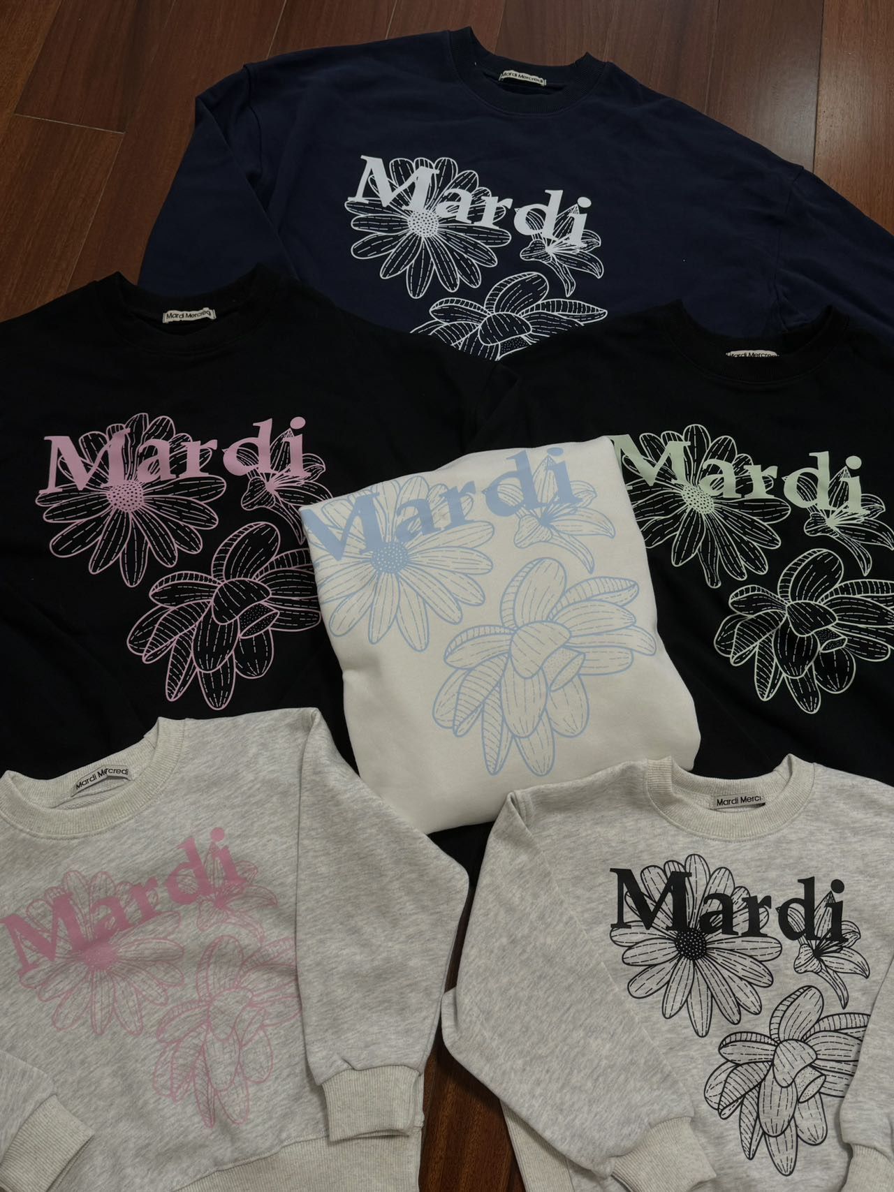 𝐌𝐚𝐫𝐝𝐢 小雛菊親子衛衣 第13團 - 多花款