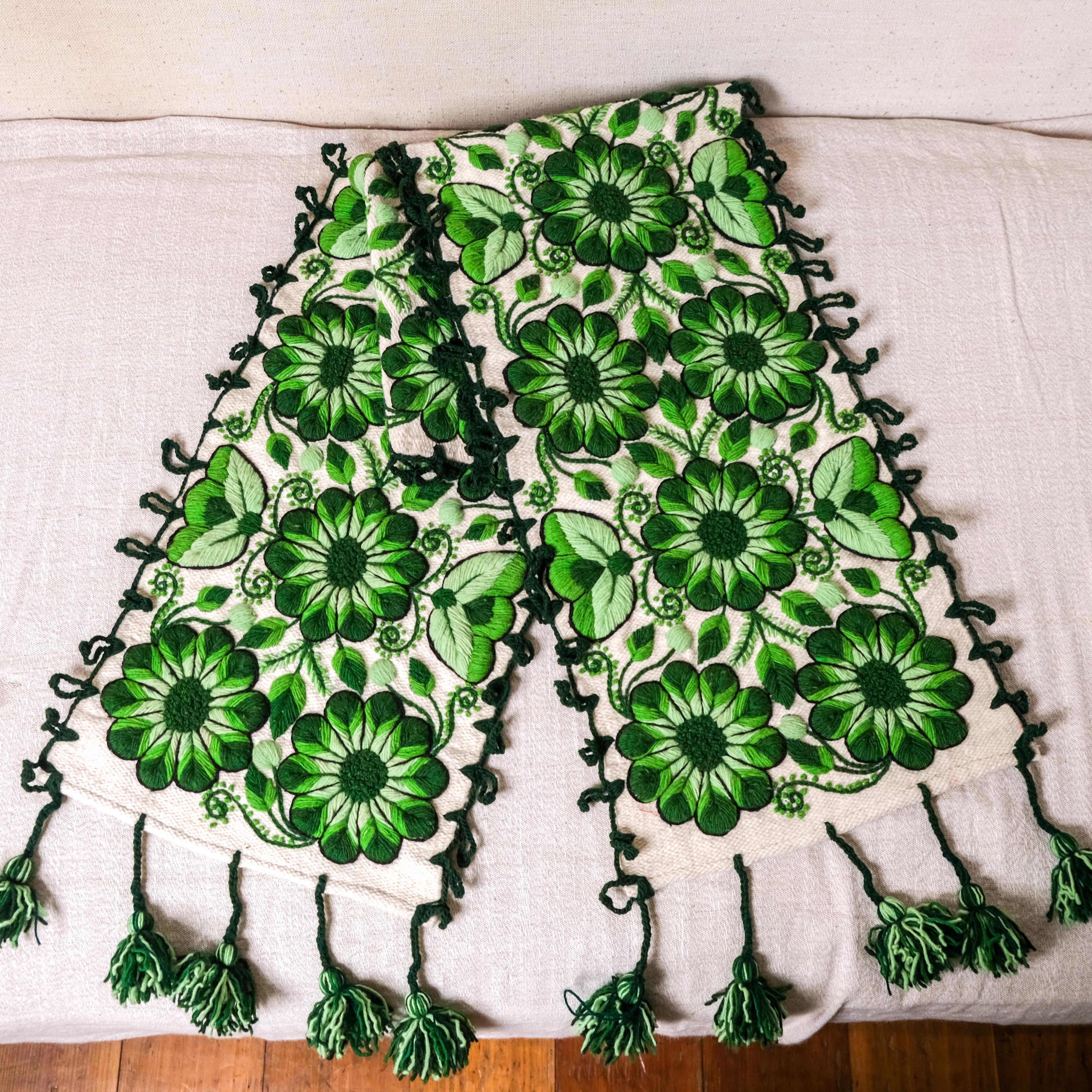 Ayacucho安地斯羊毛刺繡桌巾｜綠｜秘魯