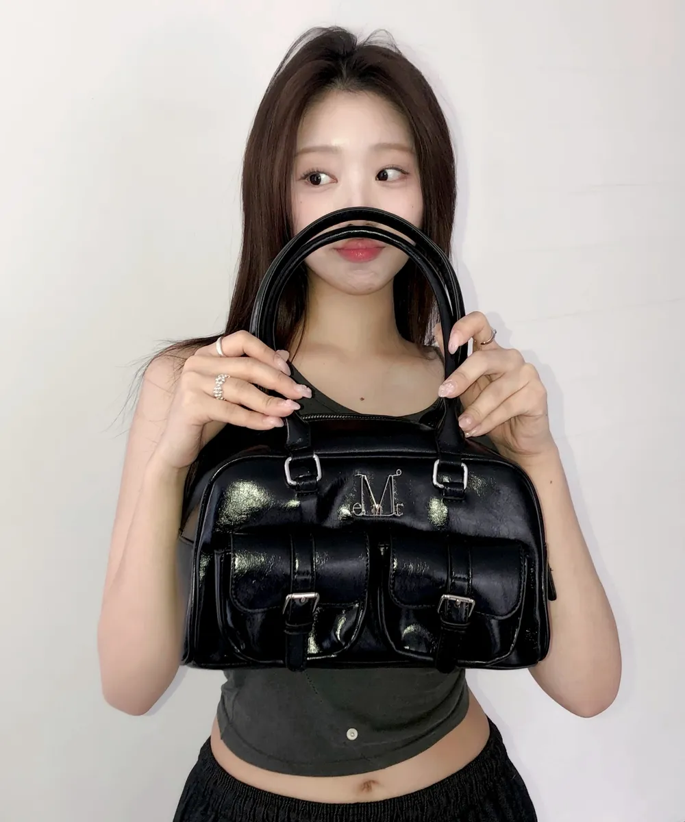 韓國🇰🇷連線 Mucent Belt Pocket Shoulder Bag 皮革保齡球包 肩背包 口袋包 漆皮 /預購