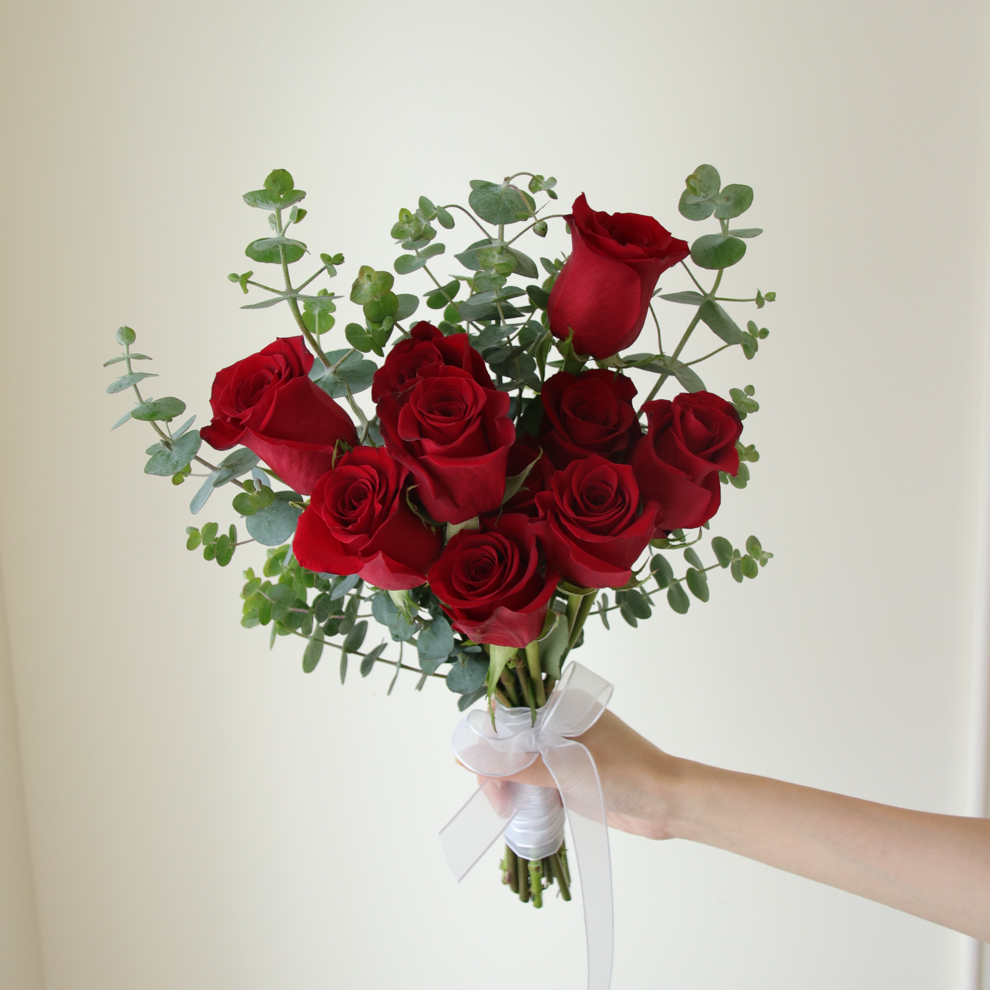 Wedding bouquet -10朵進口紅玫瑰加葉材鮮花捧花