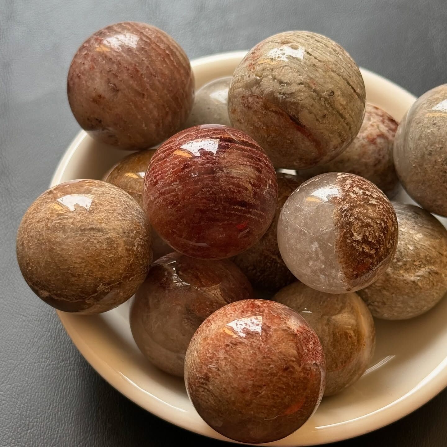 [原石] 千層幽靈水晶 水晶球