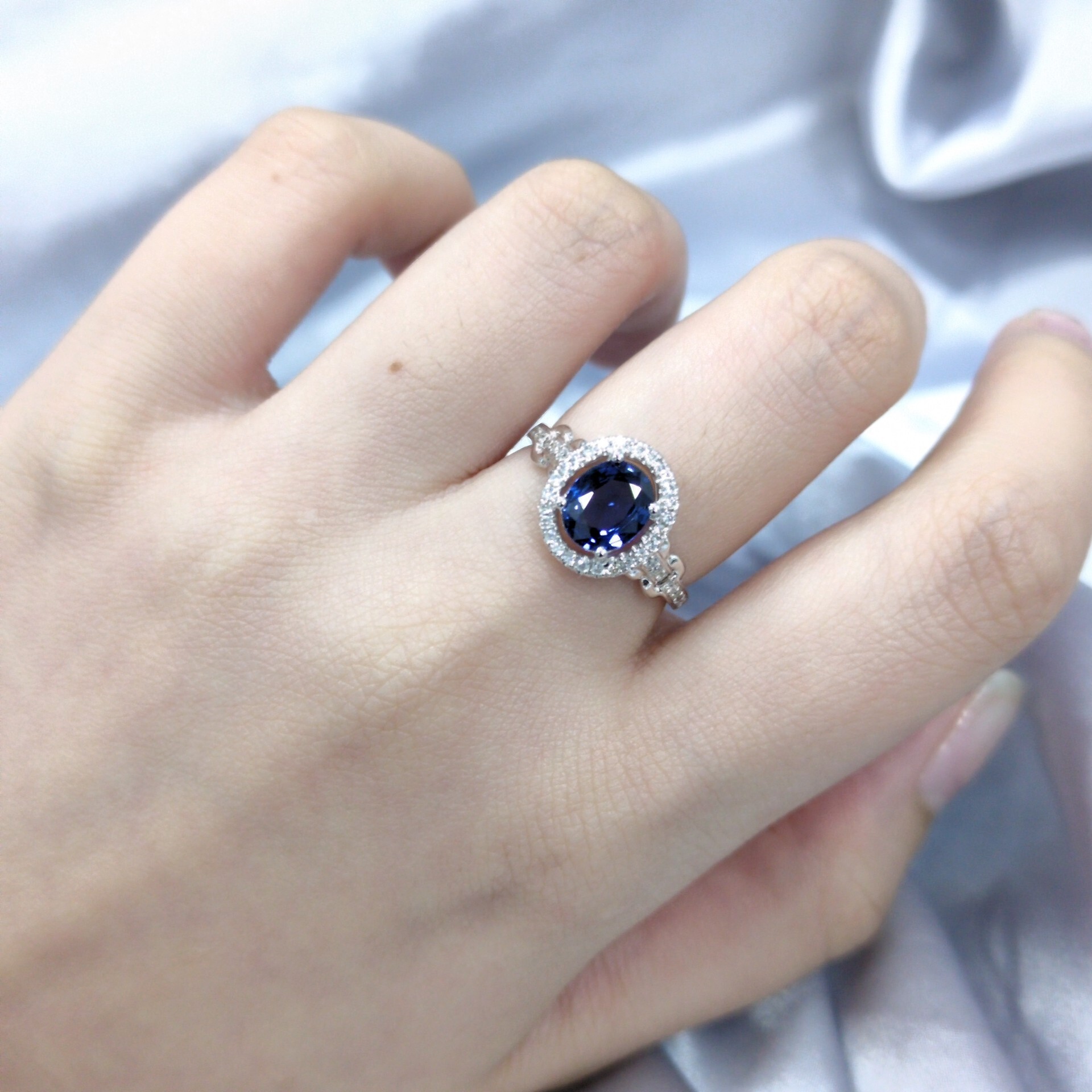 18K White Gold 1.23ct Sapphire and Diamond Ring