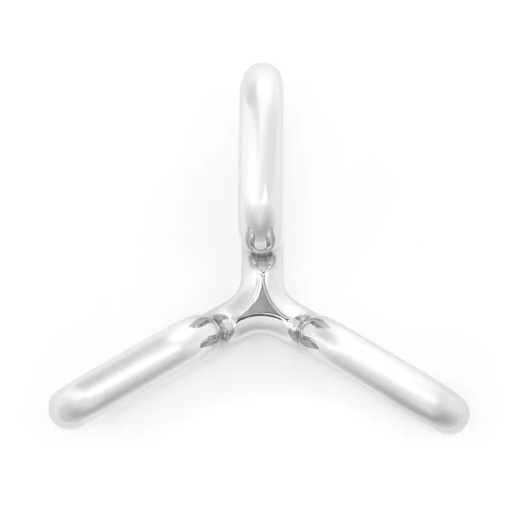 no.30-聚-長燭台,三角底座穩固且極具特色。