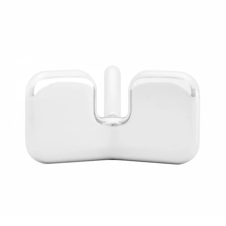 no.30-聚-長燭台,從各角度觀賞皆呈現不同形狀,附有趣味。