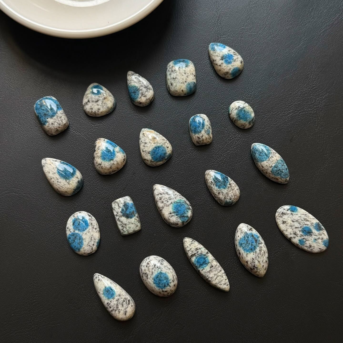 [原石] 高頻能量K2 Blue 水晶蛋面 約 20mm