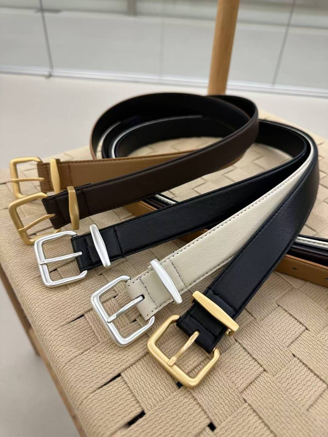 BG114 方扣牛皮腰帶