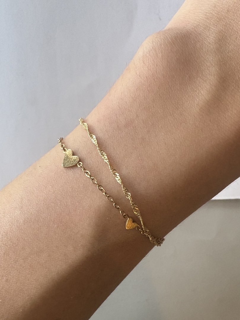 delicate heart bracelet