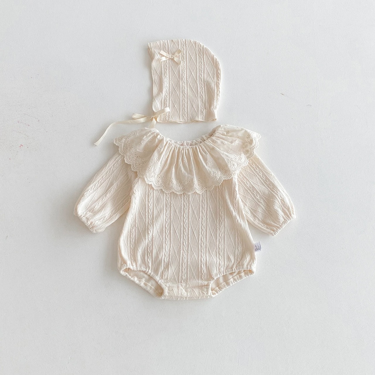 緹花荷葉領針織包屁衣|含帽