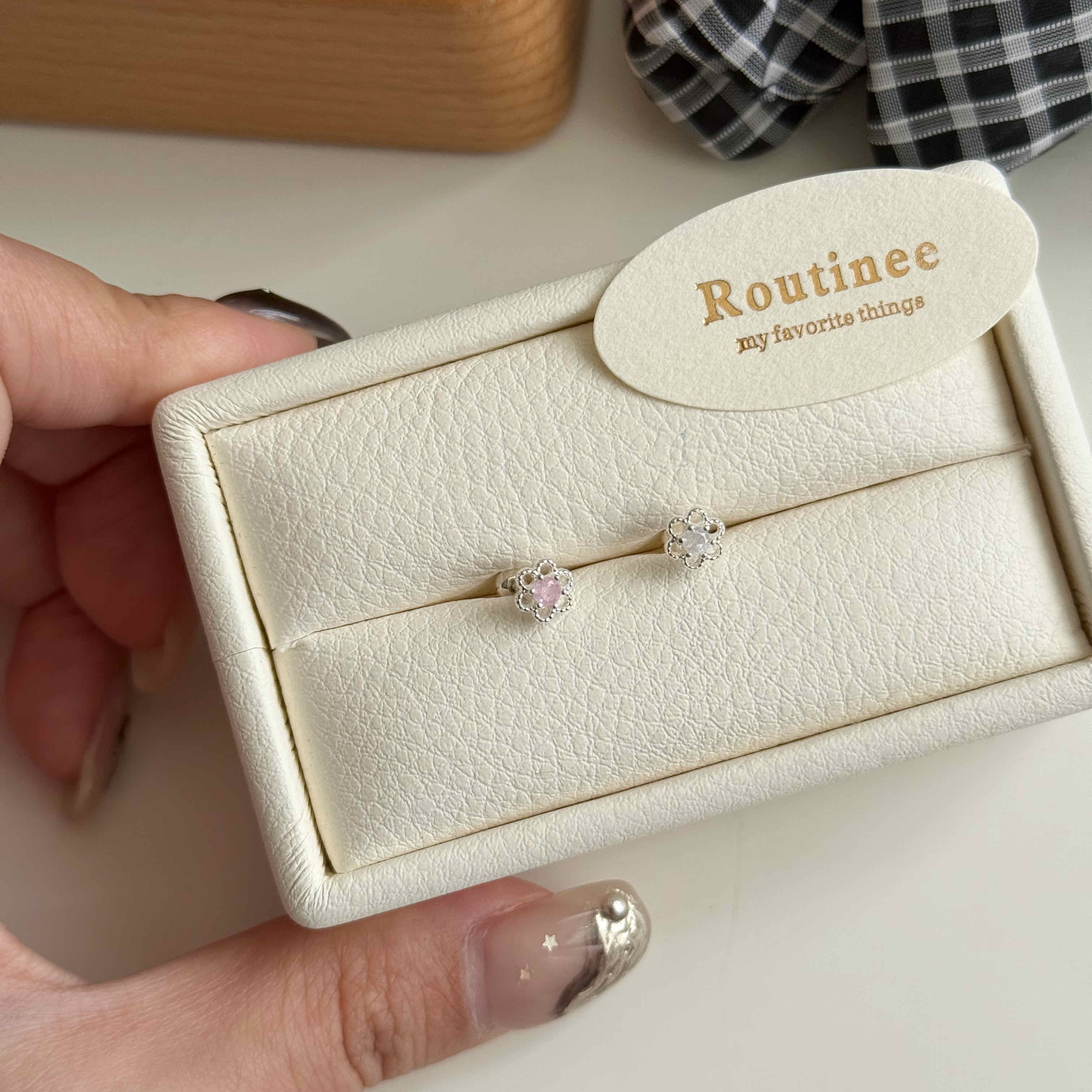 🇰🇷925 silver 粉白鑽小花轉珠耳釘