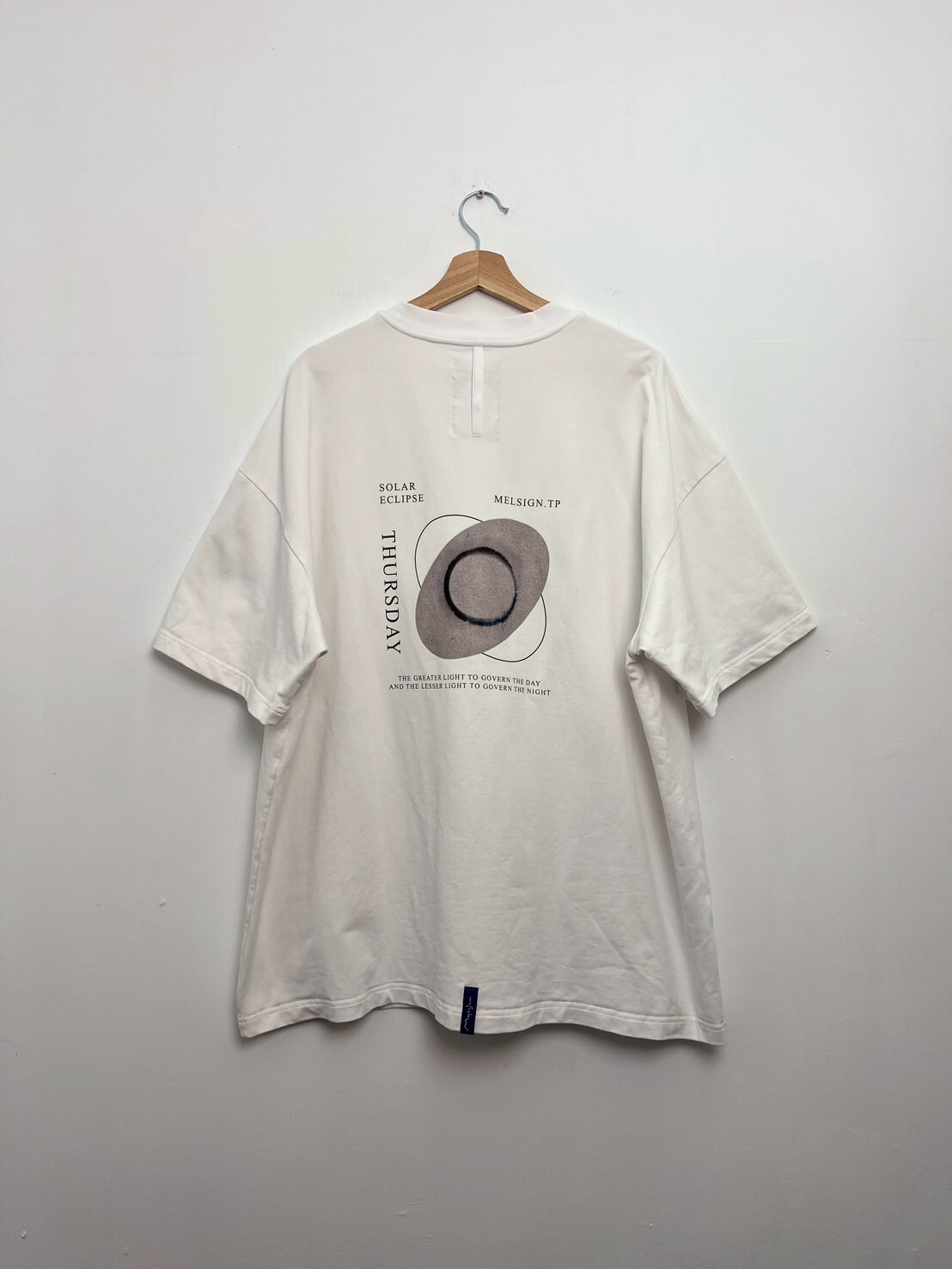 MELSIGN - Thu. SOLAR ECLIPSE Tee SIZE XL