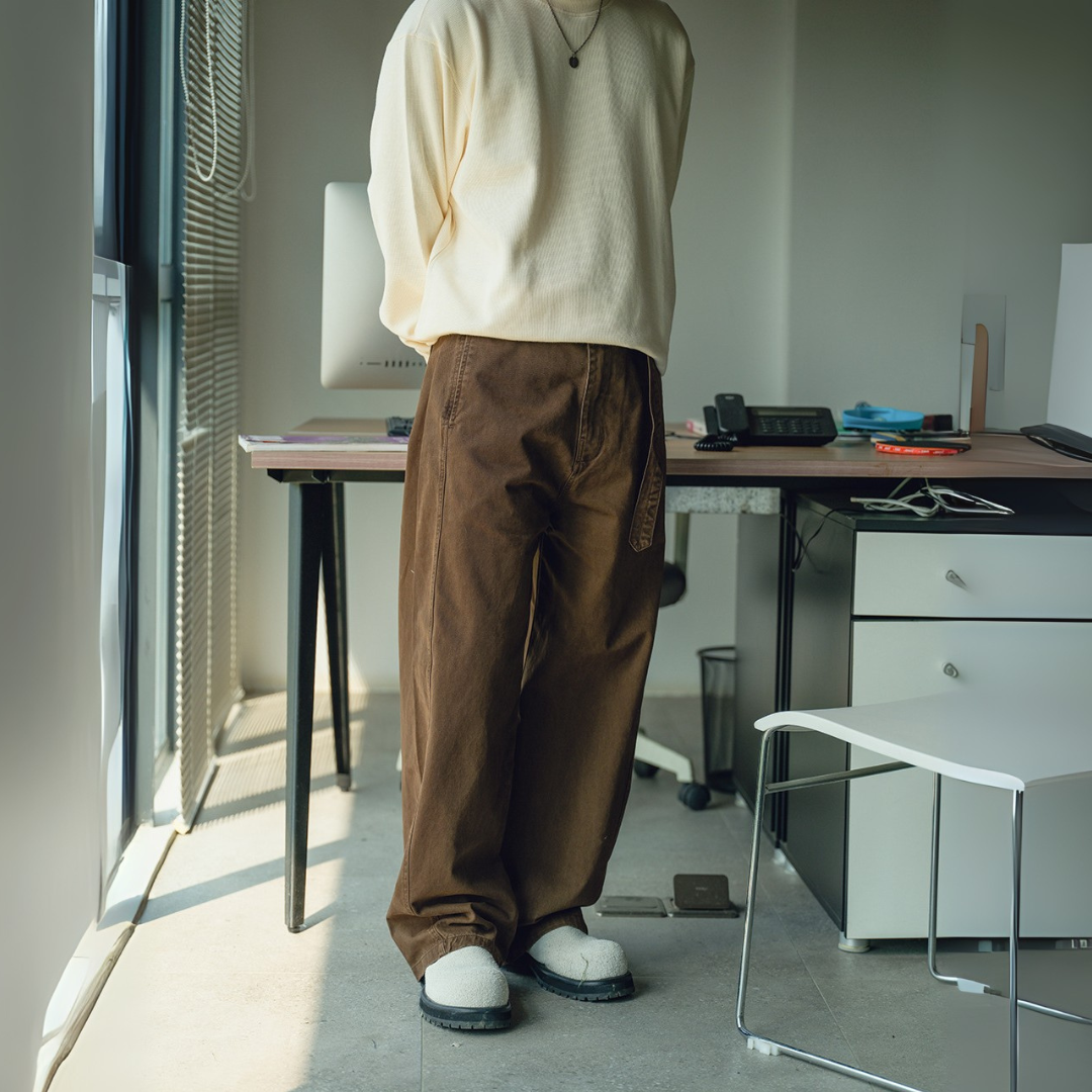 質感剪裁水洗刷色彎刀休閒褲