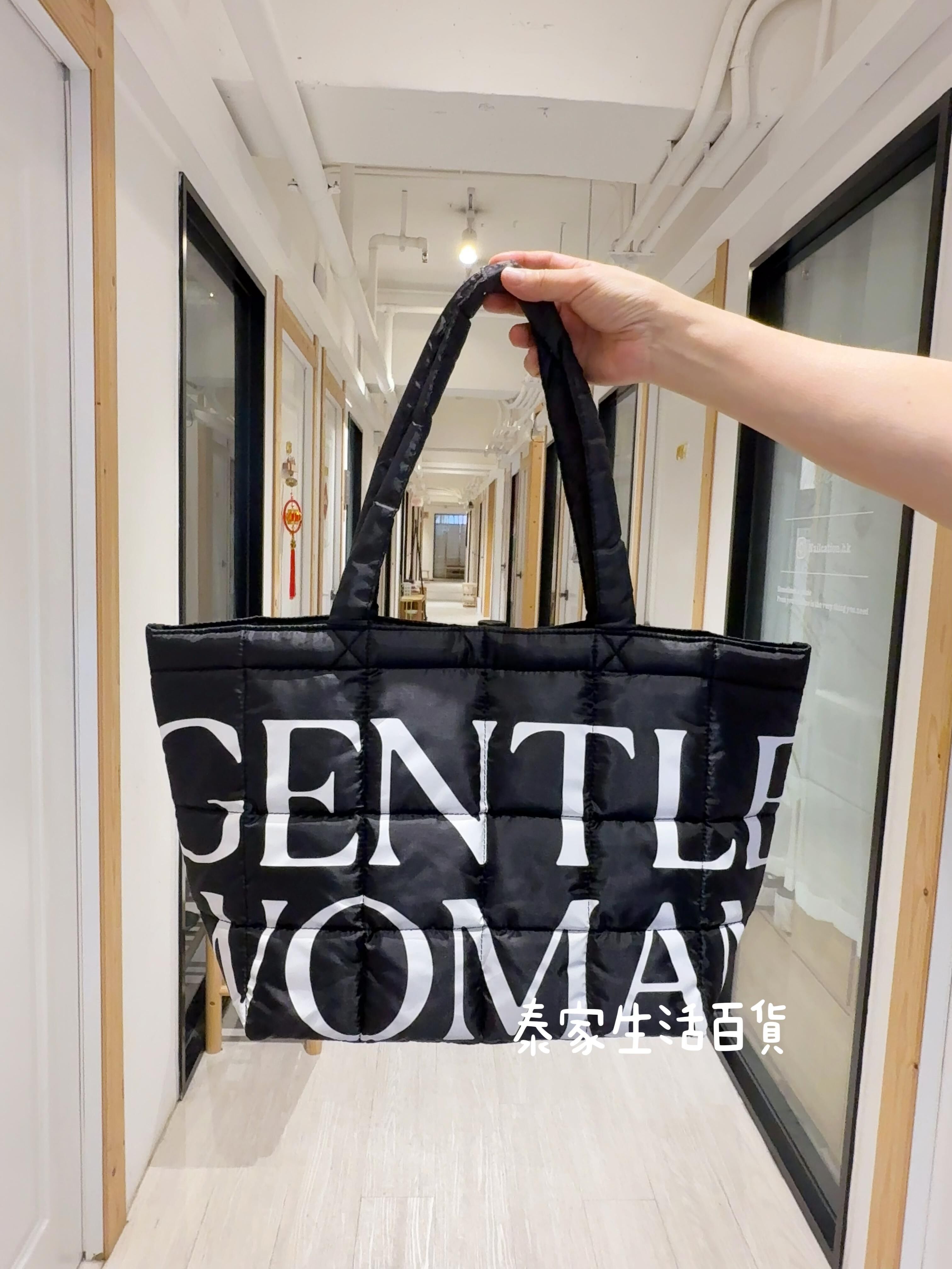 GENTLEWOMAN PUFFER BAG : BLACK