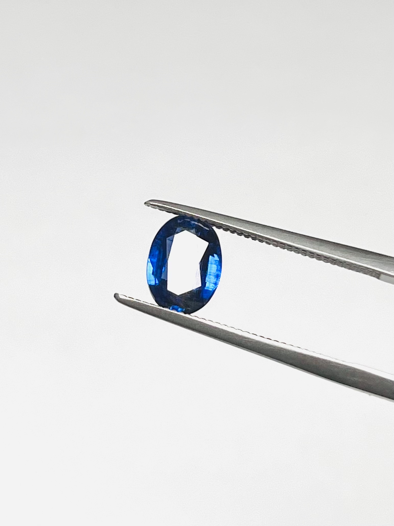 🌌 高級藍晶石珍藏清單｜深邃藍鋼色、切工漂亮 ✨