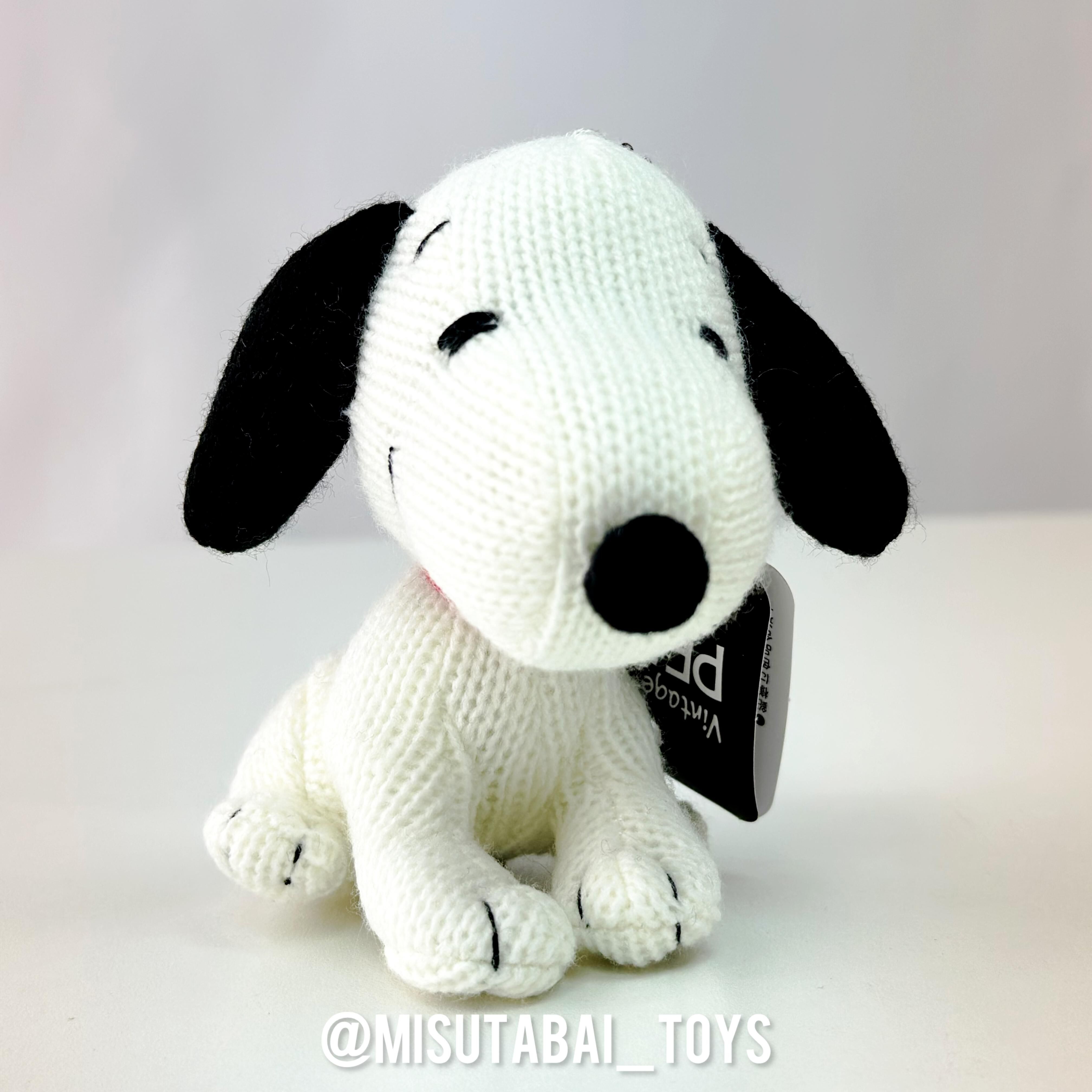 Snoopy Knit Mascot Sitting Plush Toy