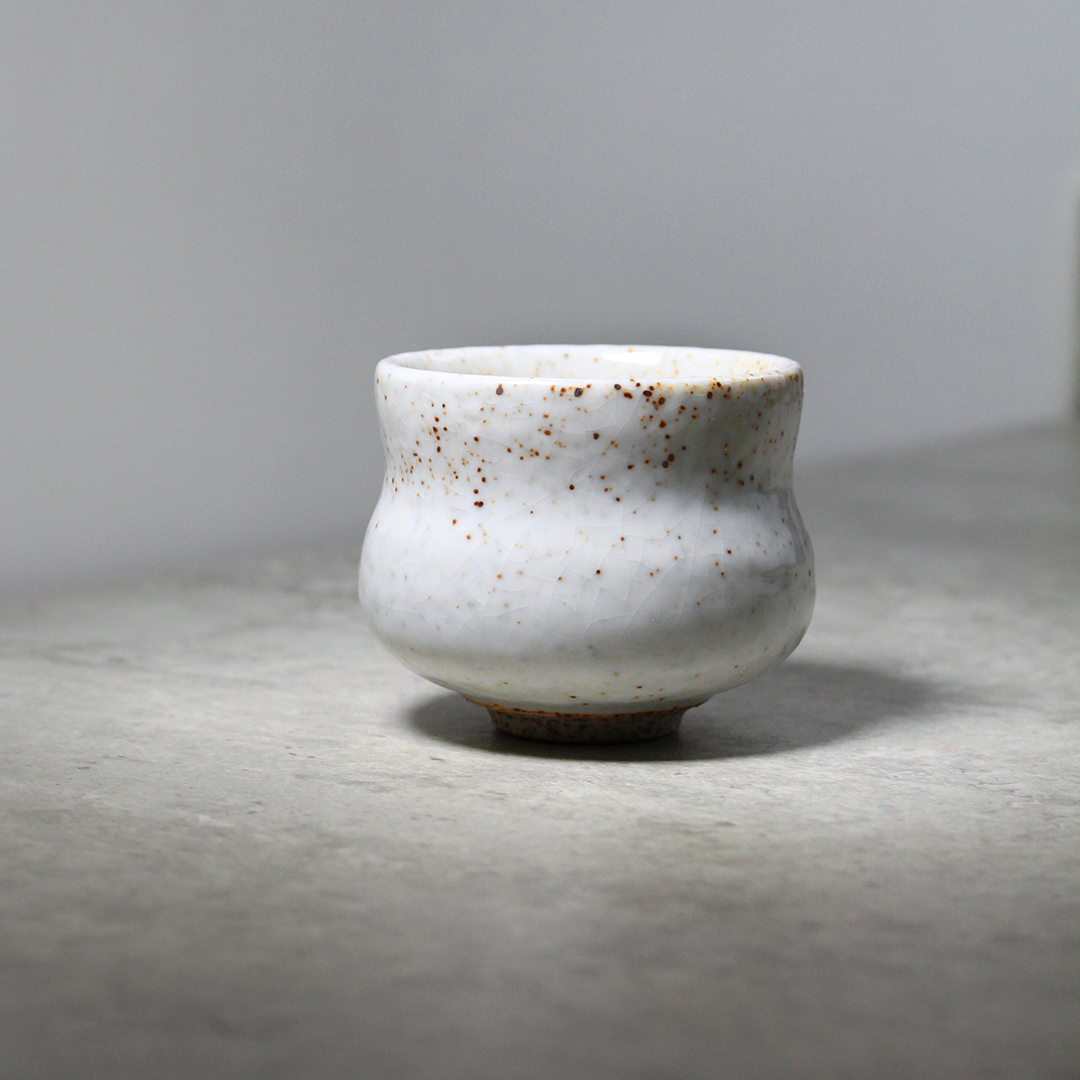 日式志野手作品茗杯