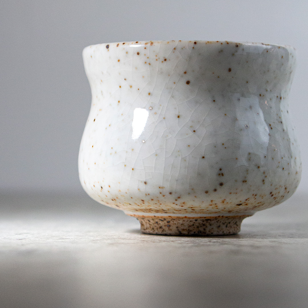 日式志野手作品茗杯