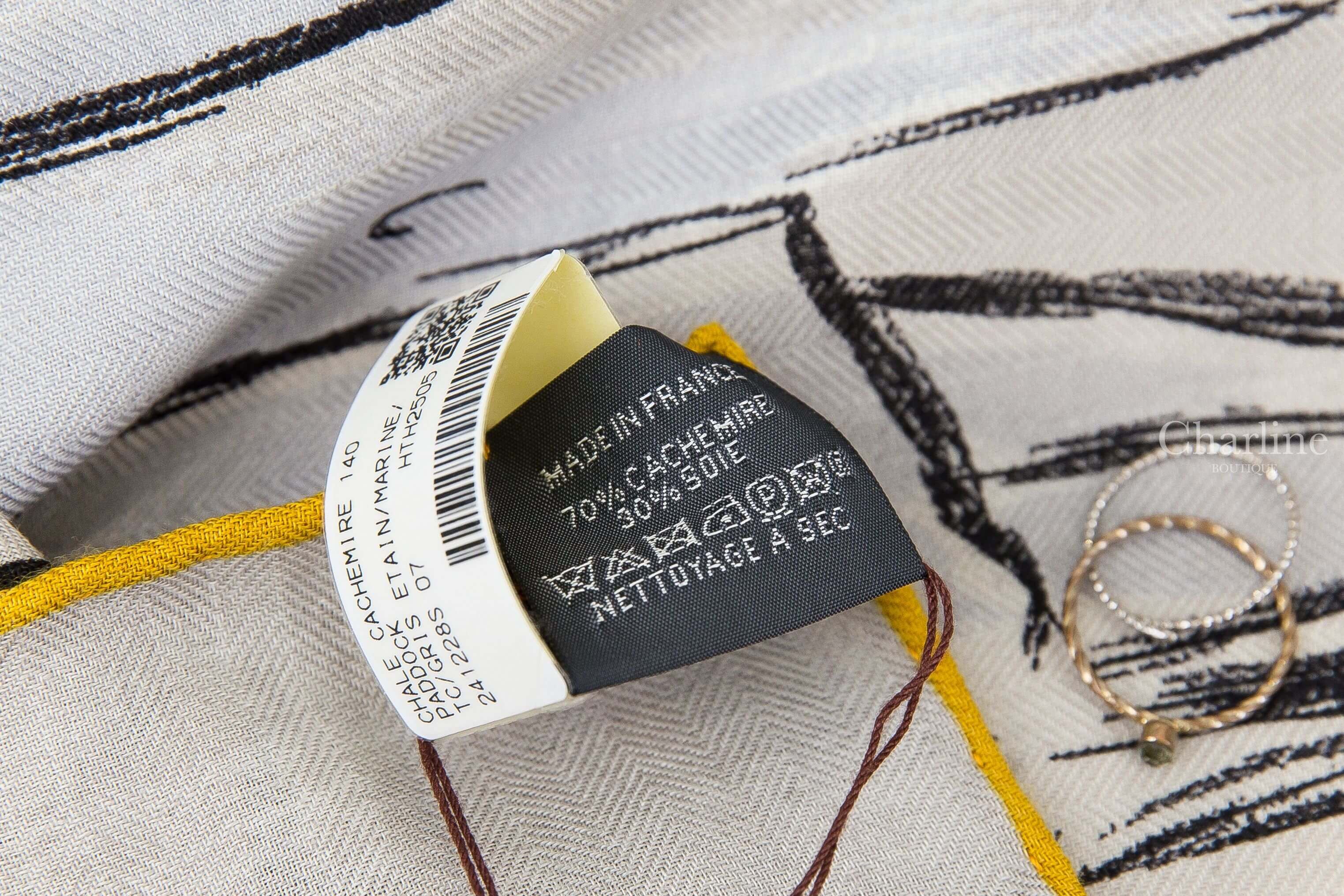 Hermès Paddock Shawl 140 錫器灰/海軍藍/珍珠色手繪人類與馬喀什米爾真絲披肩-Charline Boutique 精品代購