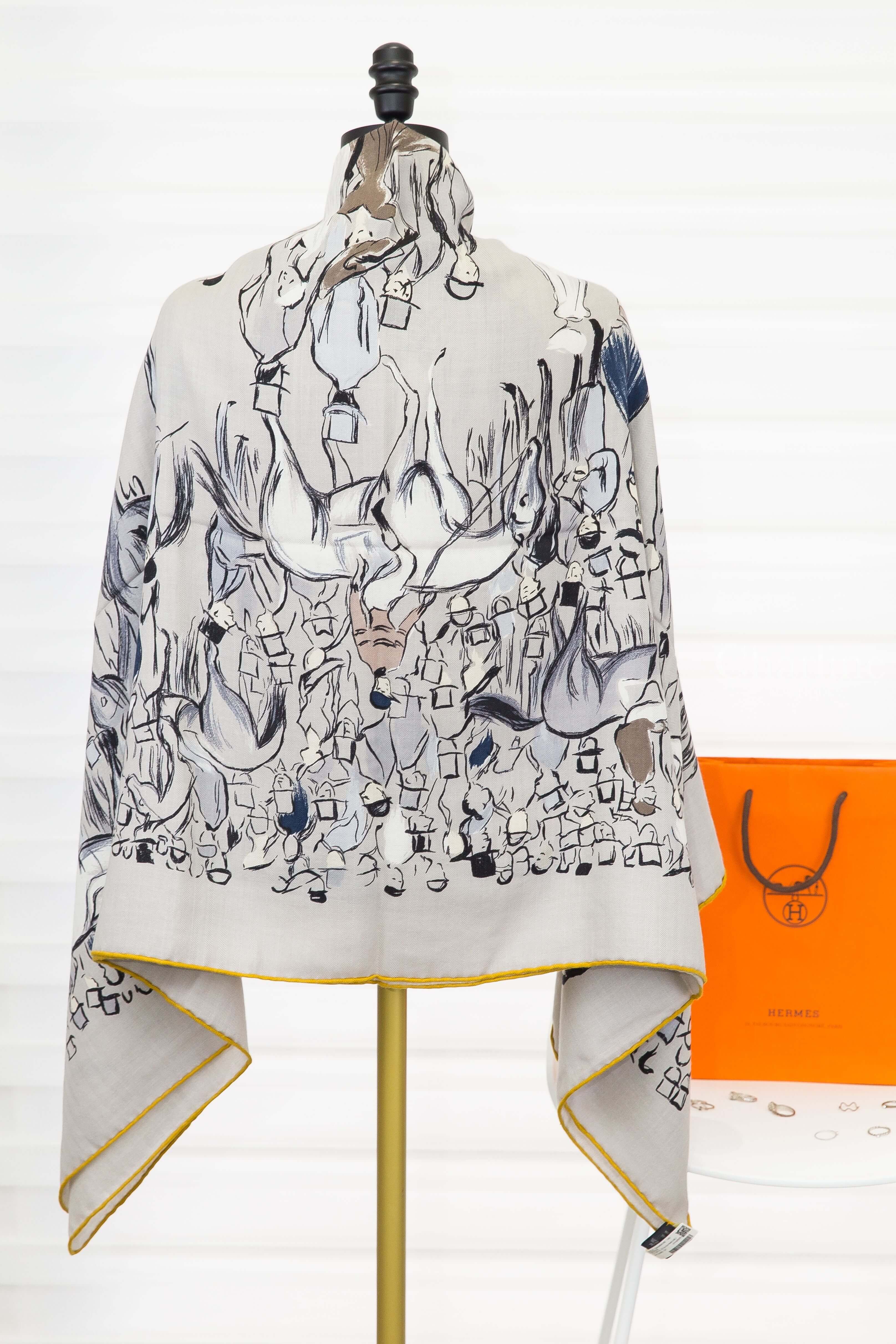 Hermès Paddock Shawl 140 錫器灰/海軍藍/珍珠色手繪人類與馬喀什米爾真絲披肩-Charline Boutique 精品代購