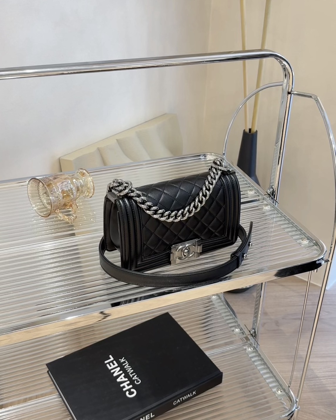 CHANEL｜BOY20 滑面黑牛銀