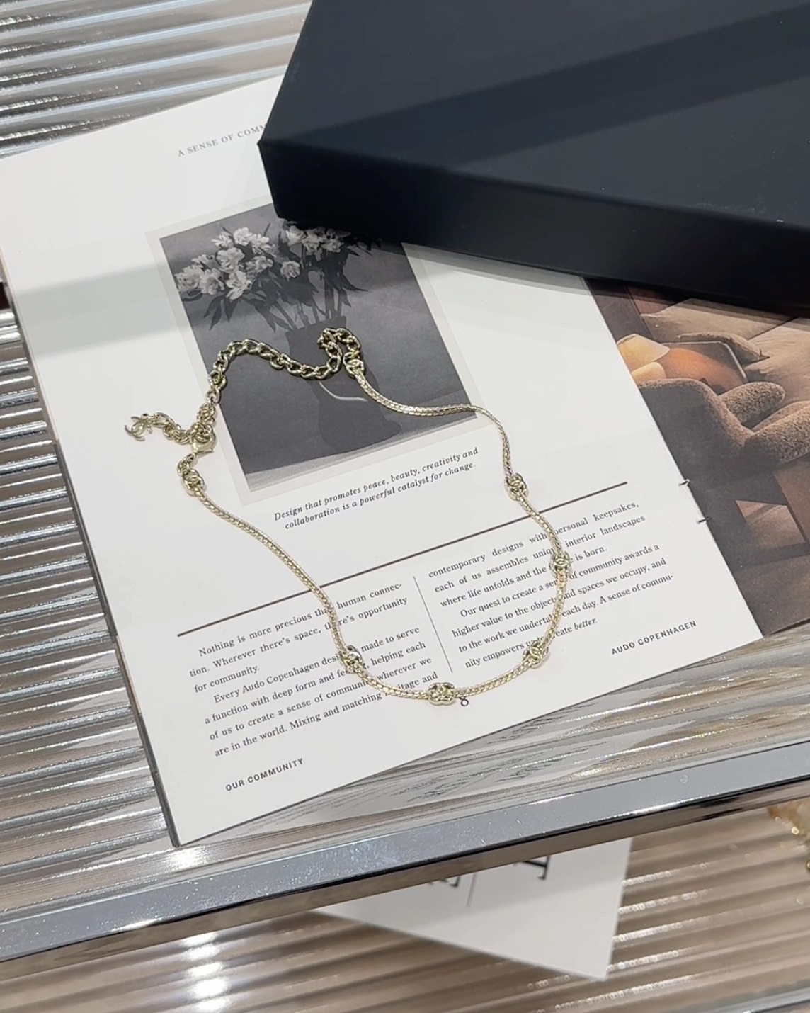 CHANEL｜小LOGO蛇骨項鍊 金五花