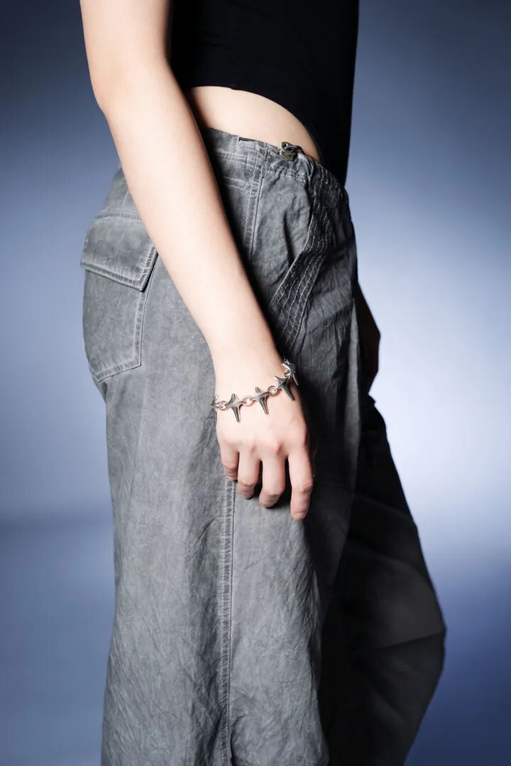 COMA INERTIA LOOP BRACELET Antique Sliver