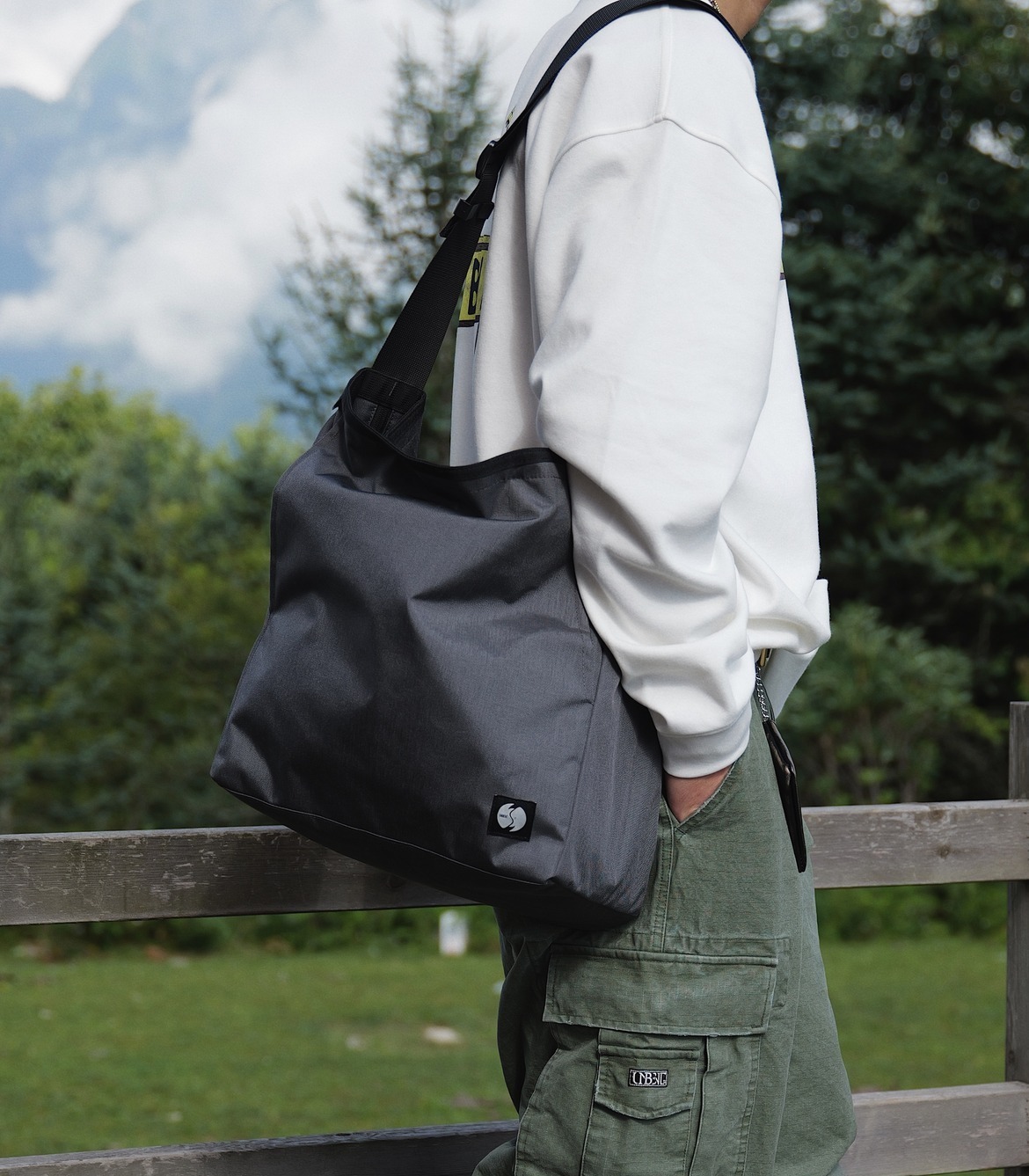 Unbent 25 A/W 多功能杜邦防水尼龍斜挎包