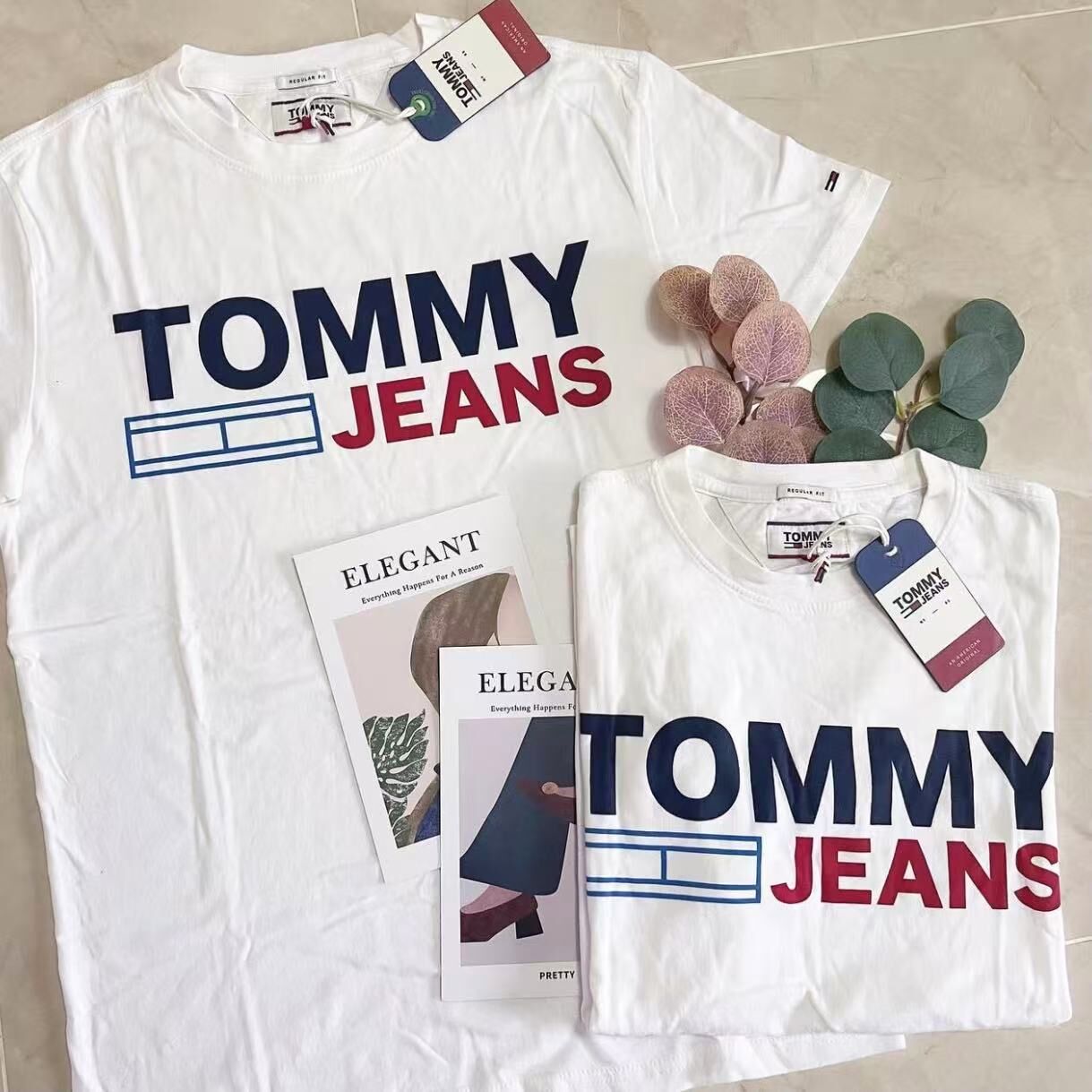 TOMMY JEANS LOGO TEE