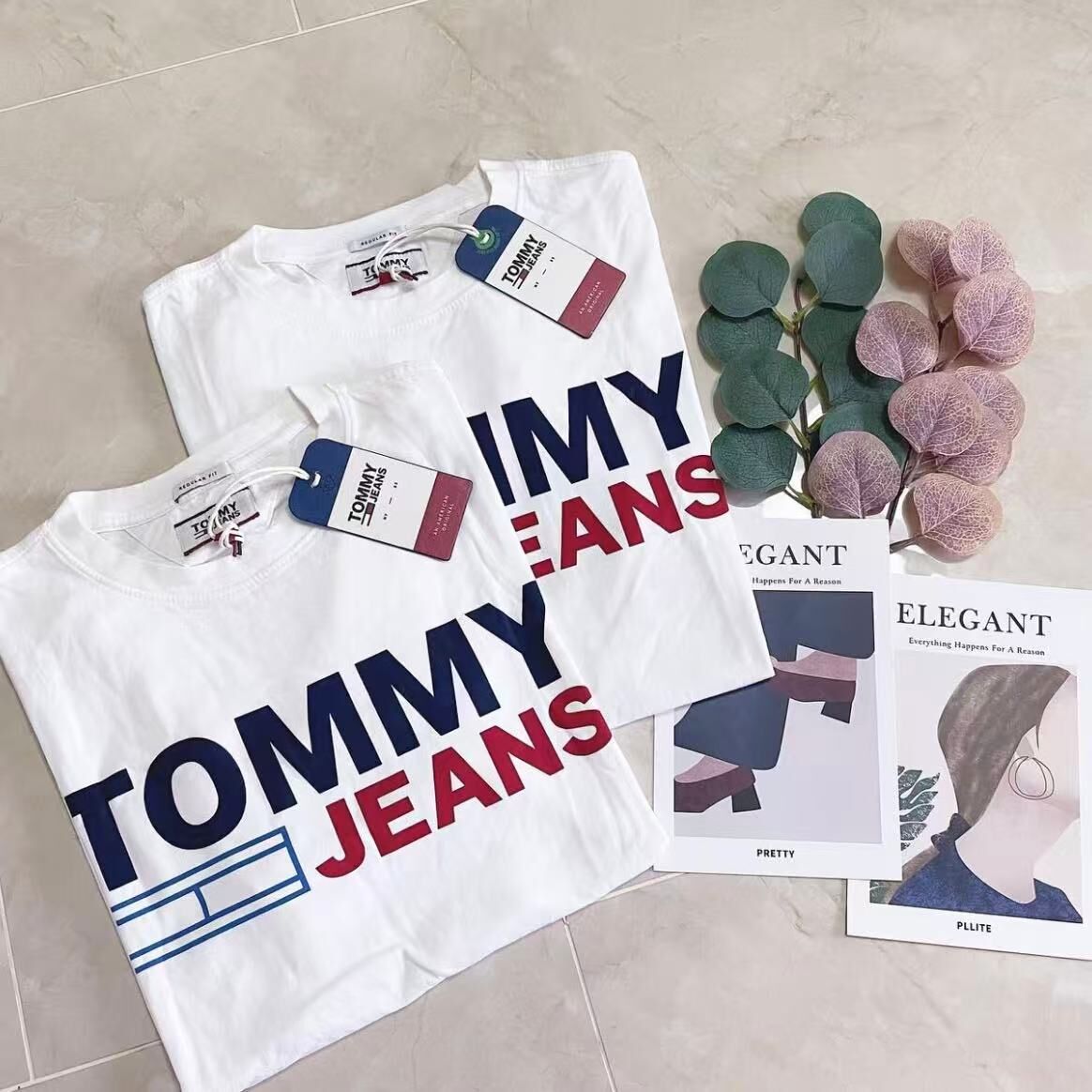 TOMMY JEANS LOGO TEE