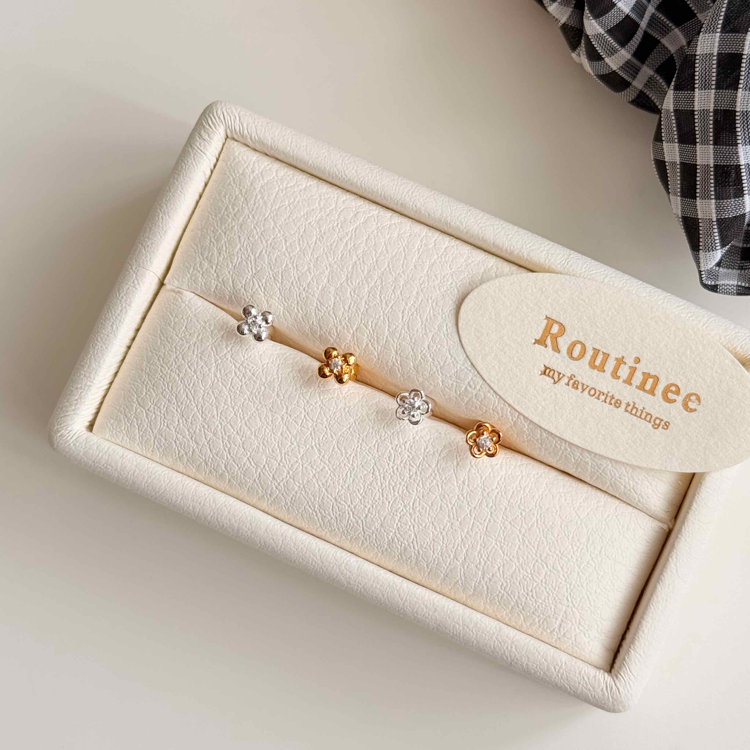 🇰🇷925 silver 質感小花轉珠耳釘