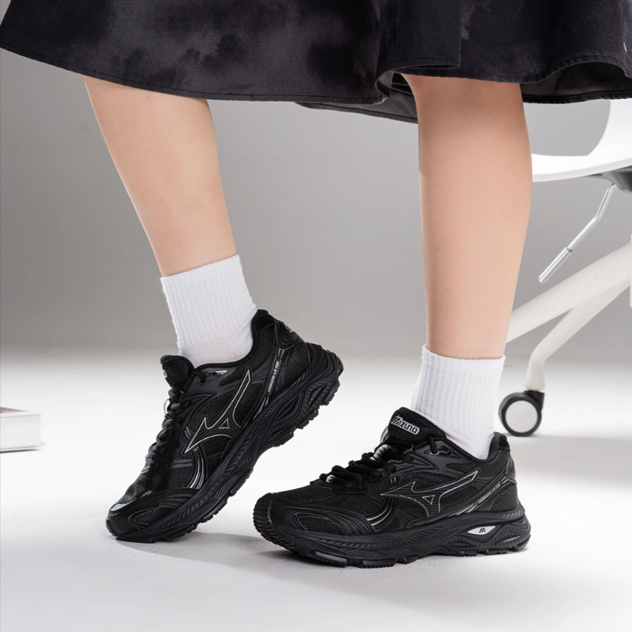 NICEDAY 代購 Mizuno LG 10S 黑 全黑 黑魂 復古 機能 慢跑鞋 男女鞋 D1GH242401