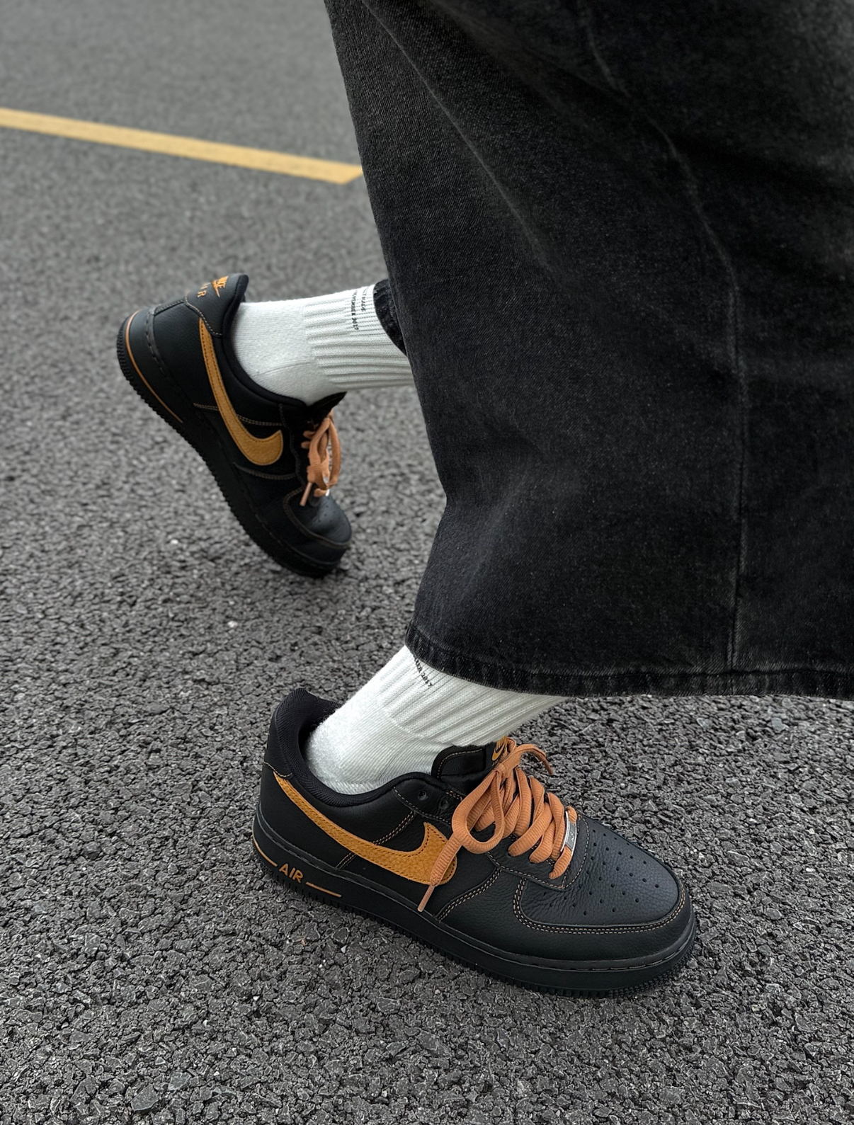 Nike Air Force 1 AF1 黑底橘縫線 黑棕色 全黑 外縫線 荔枝皮 男女款 HQ2037-003/預購