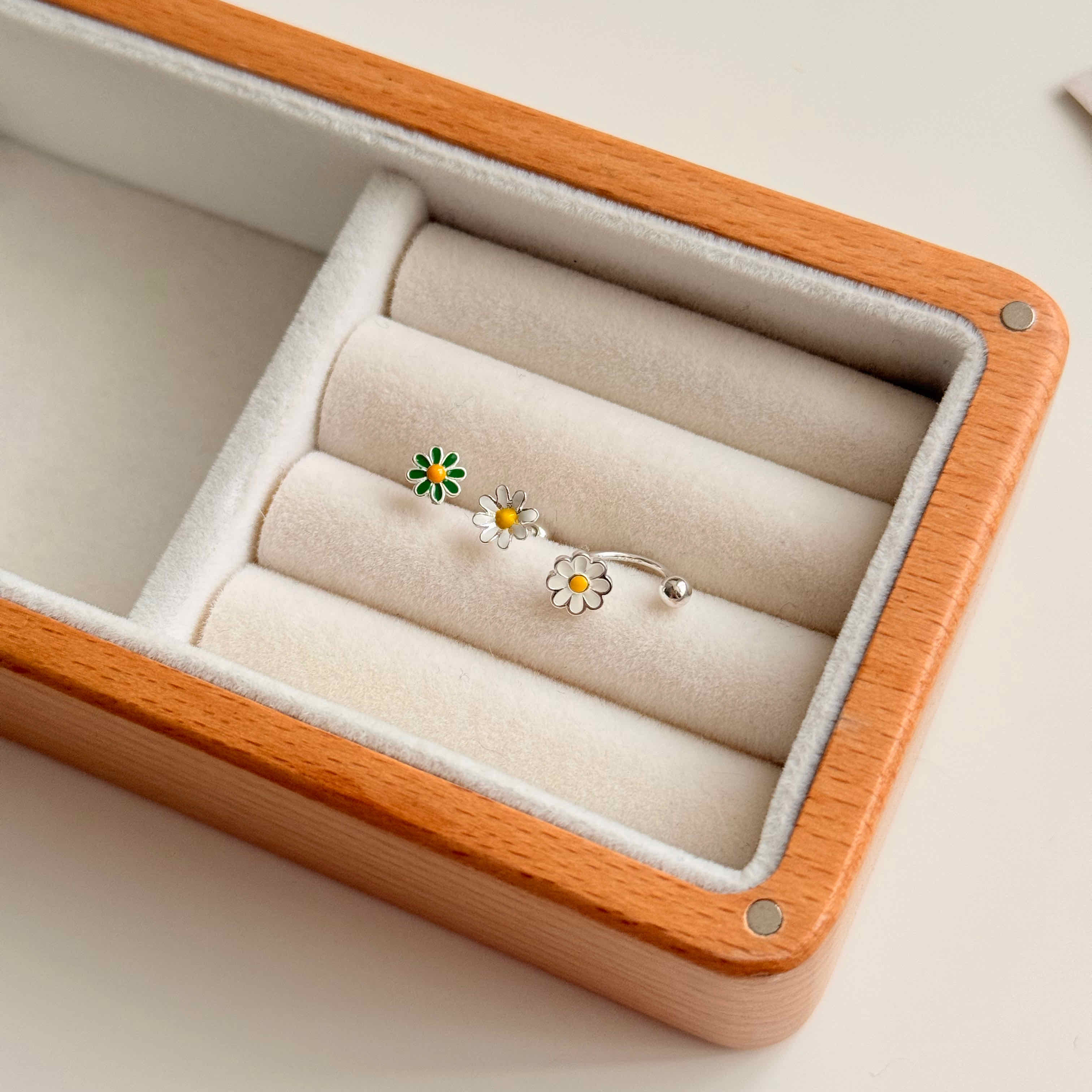 🇰🇷925 silver GD小雛菊轉珠耳釘