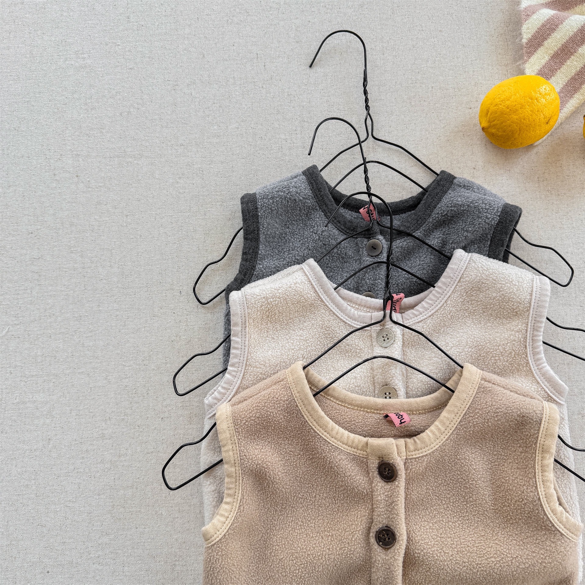 三色珊瑚絨背心