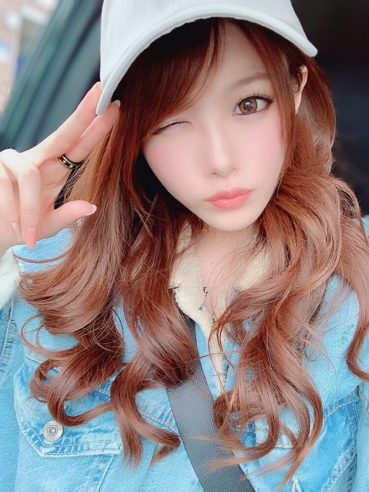 相澤南 - 戴帽自拍