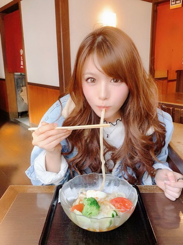 相澤南 - 吃麵條