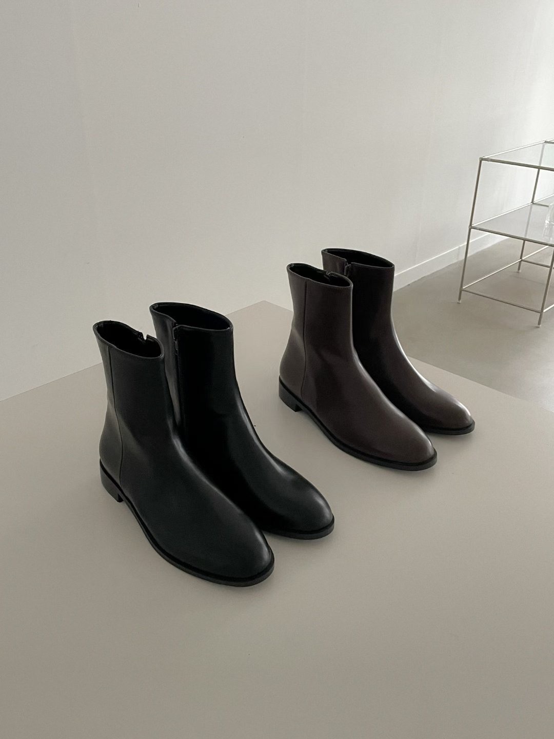 仿皮平底短boots