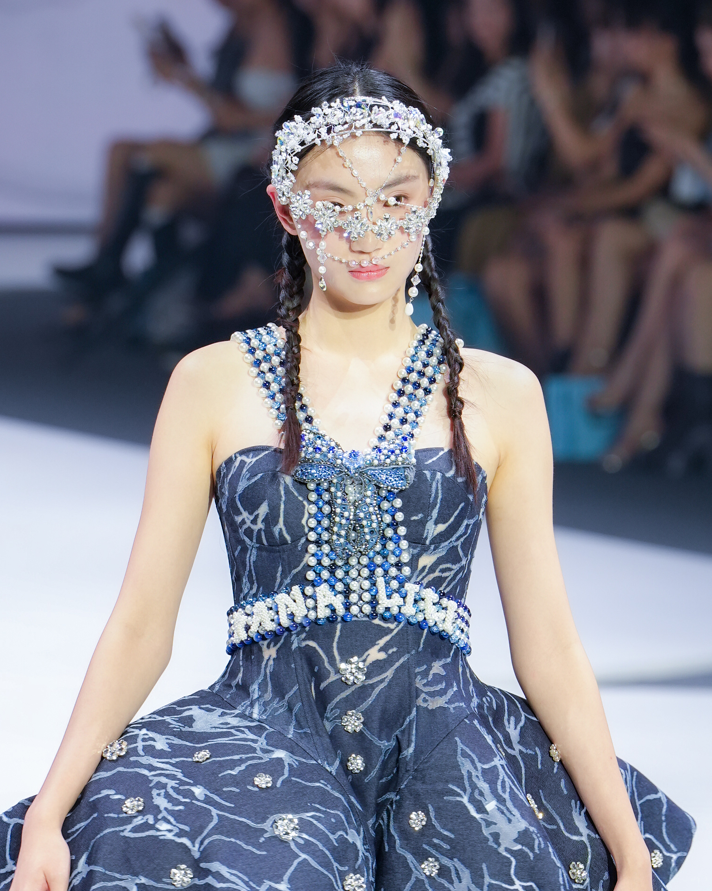 12673 劍之女王頭冠