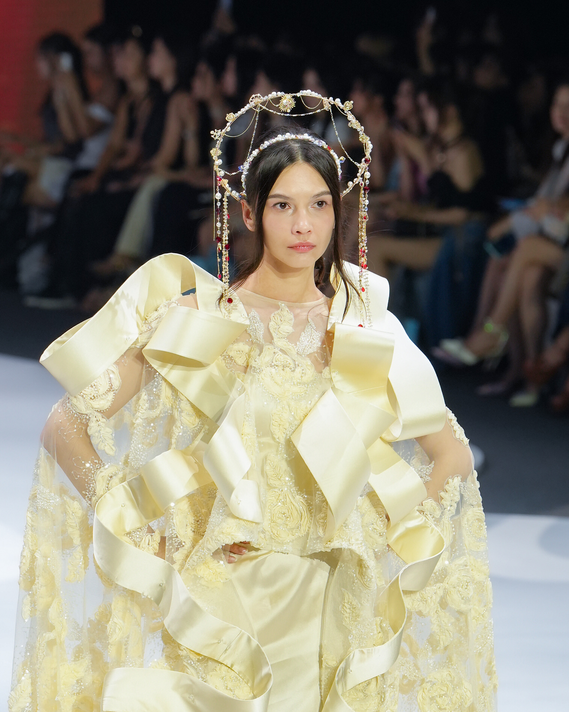 12674 Queen of Roses Tiara Set