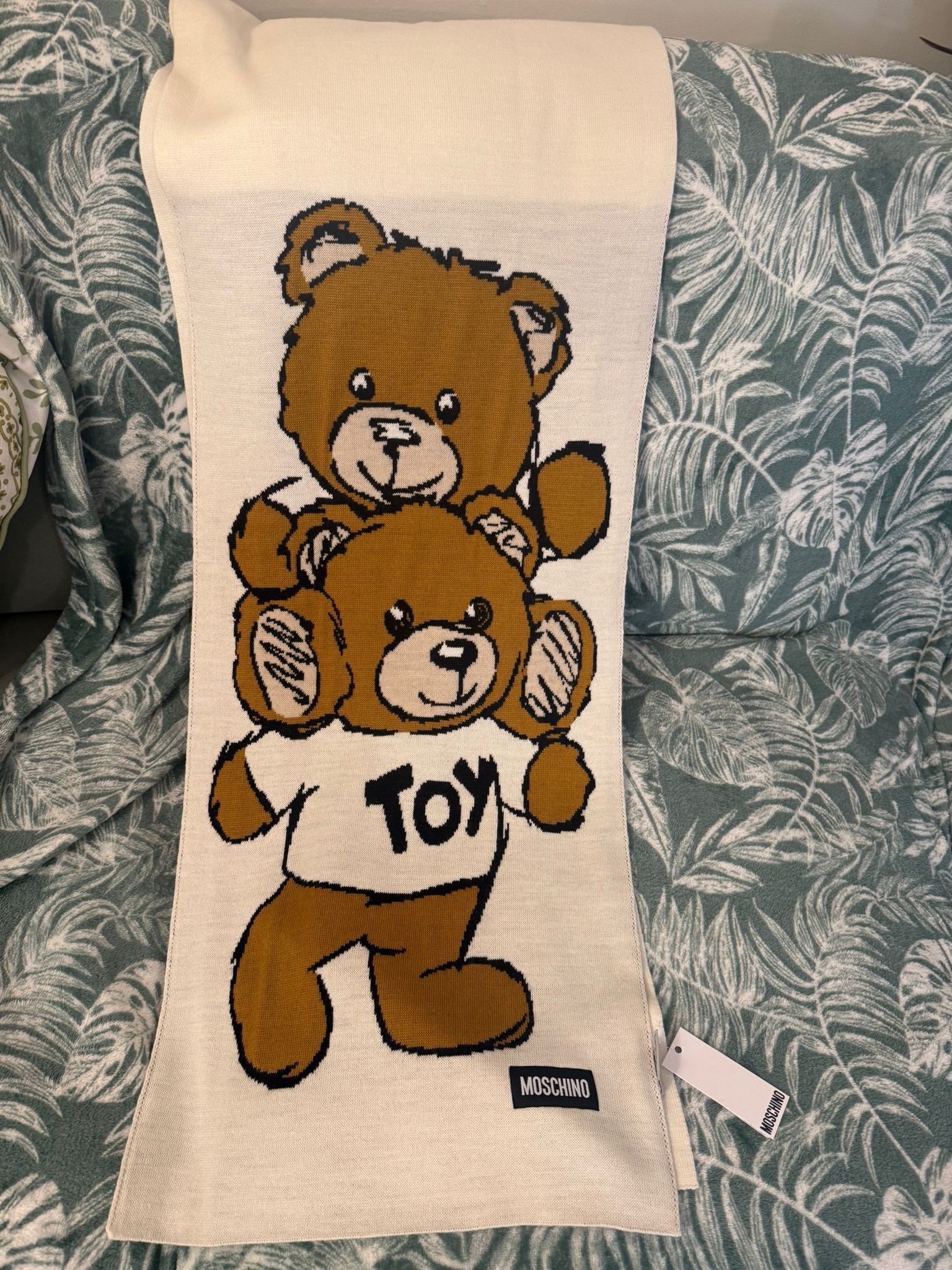 英國代購 (獨立訂單)-MOSCHINO Cream  Signature Bear Scarf