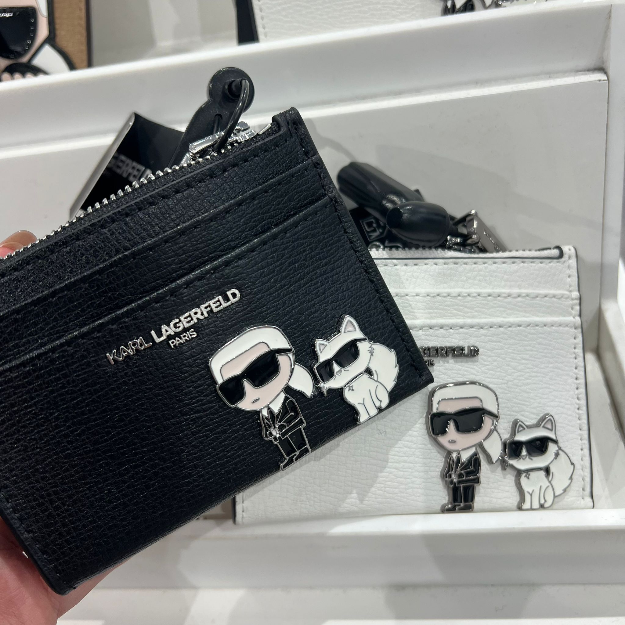【預購】Karl Lagerfeld Paris H090573 拉鏈卡包