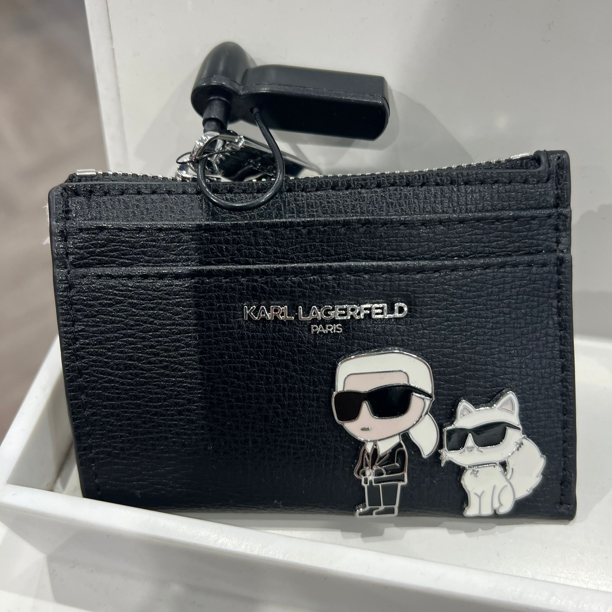 【預購】Karl Lagerfeld Paris H090573 拉鏈卡包