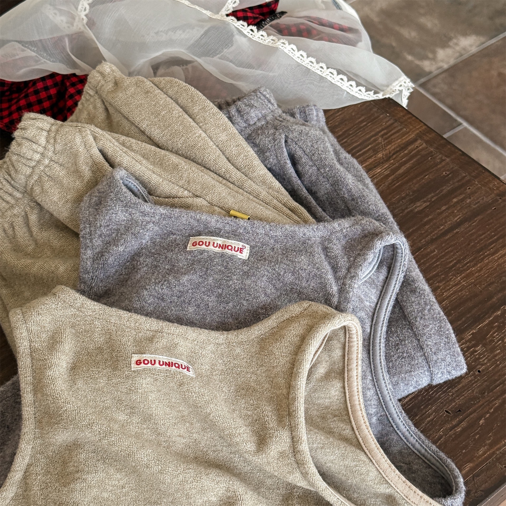 兩色疊穿毛呢背心套裝