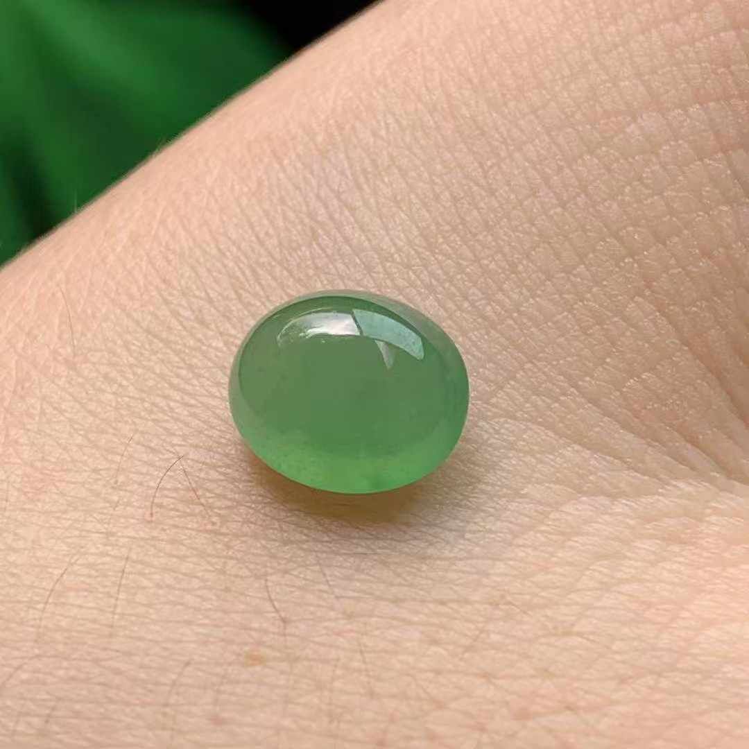 91343 翡翠冰種晴綠蛋面