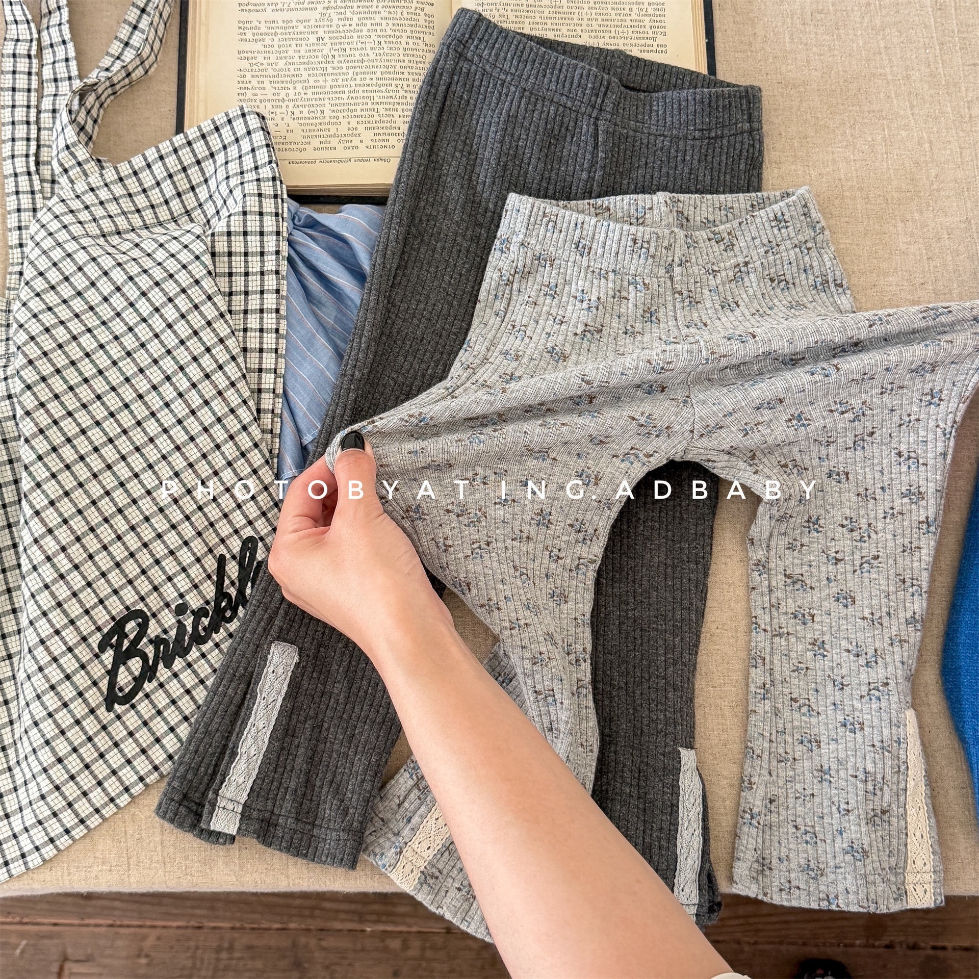 側邊刺繡直抗條褲