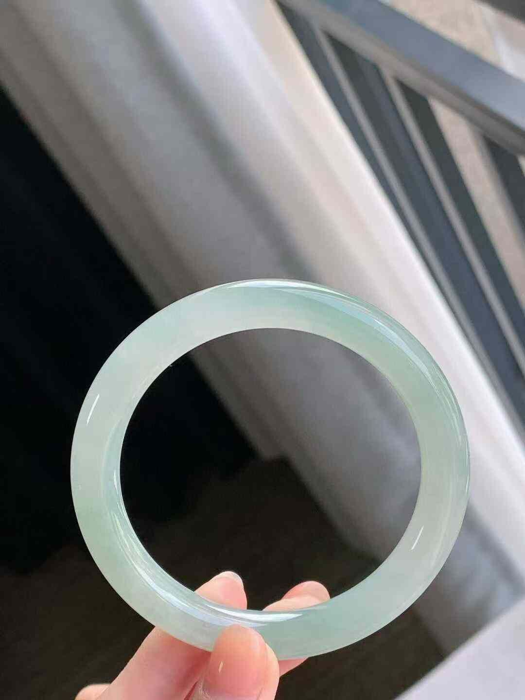 915652 57mm冰油綠圓條翡翠手鐲 (56-58)