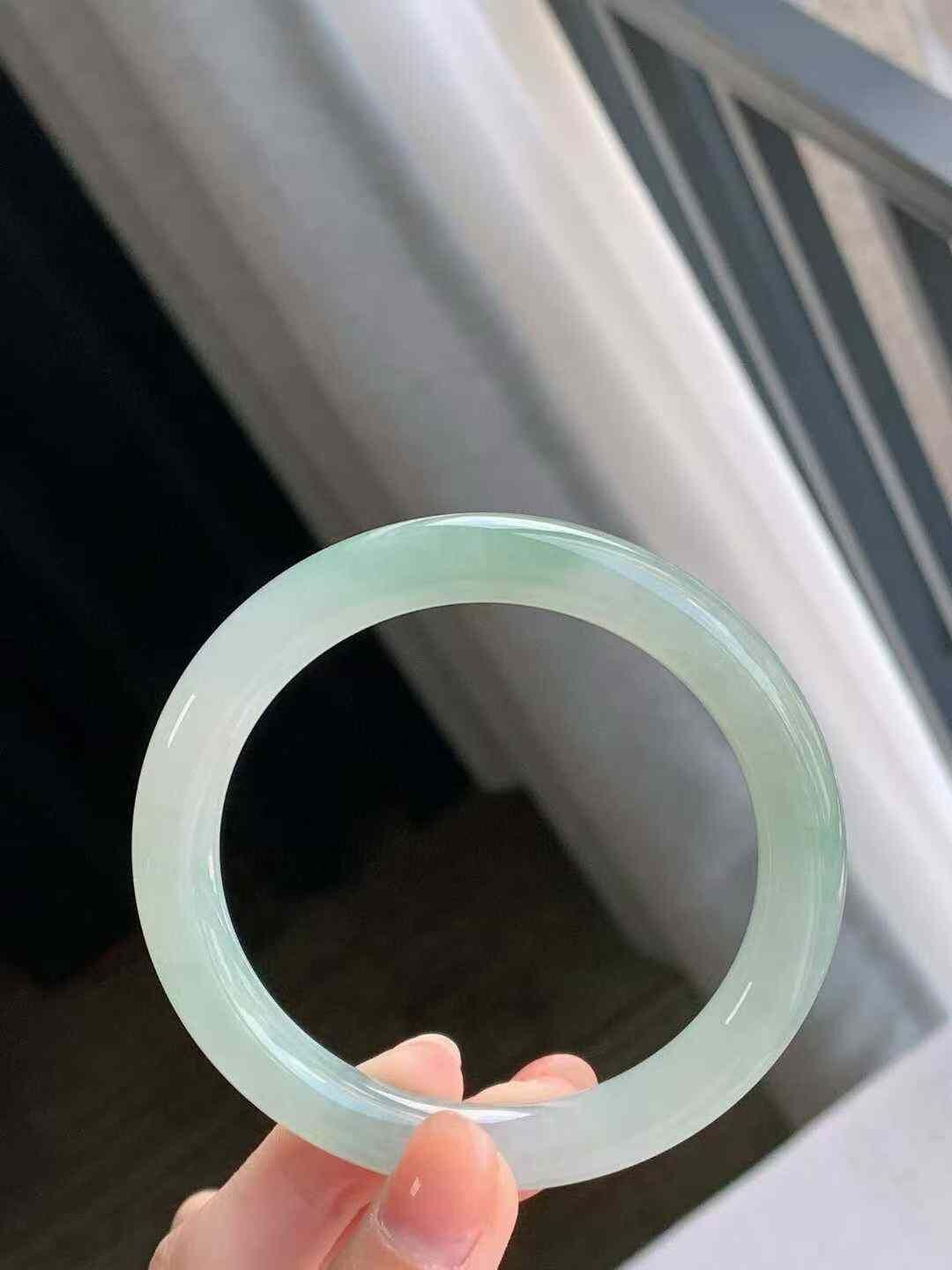 冰油綠圓條翡翠手鐲,天然翡翠A玉, 緬甸玉, Jade, Jadeite