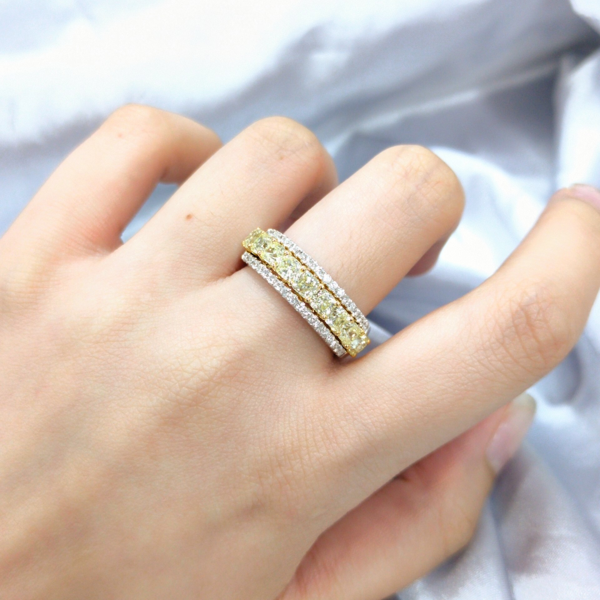 18K Gold 2.40ct Fancy Yellow and White Diamond Ring