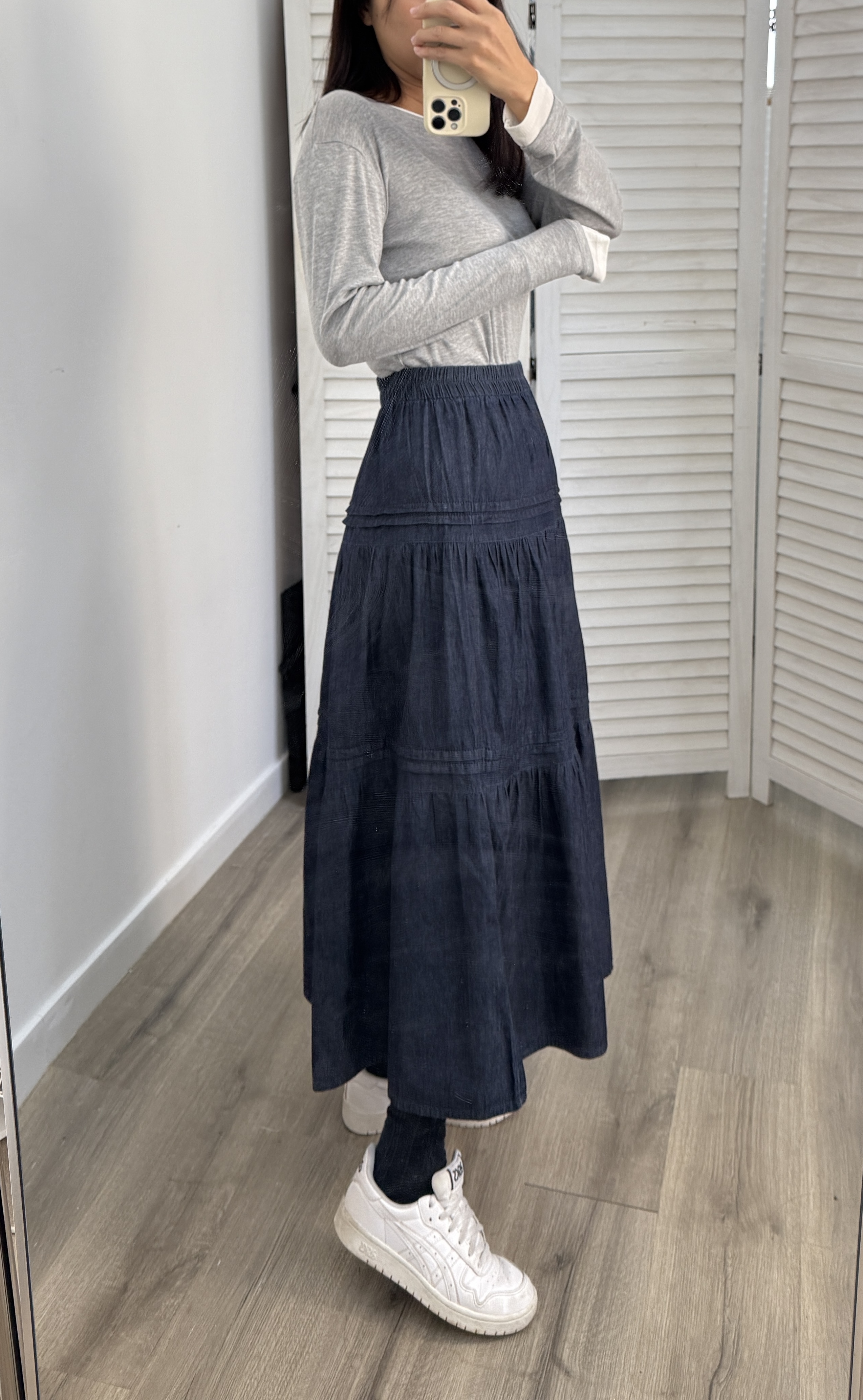 摺線藍色調薄長裙