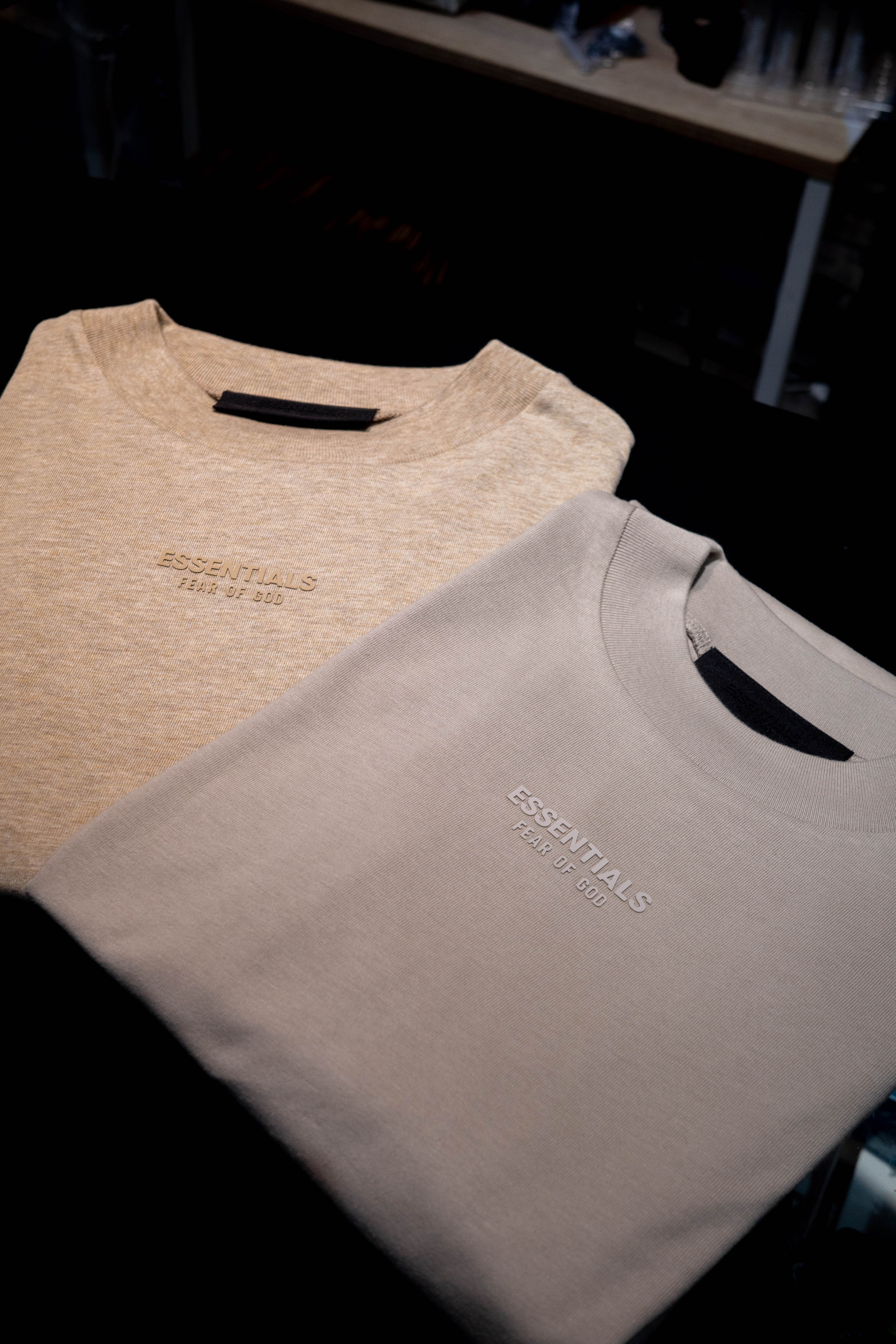 「當天快速出貨」Fear of God Essentials fw23 縮小logo 短T 寬鬆版 雲系列 白灰125bt232002f、金125bt232003f